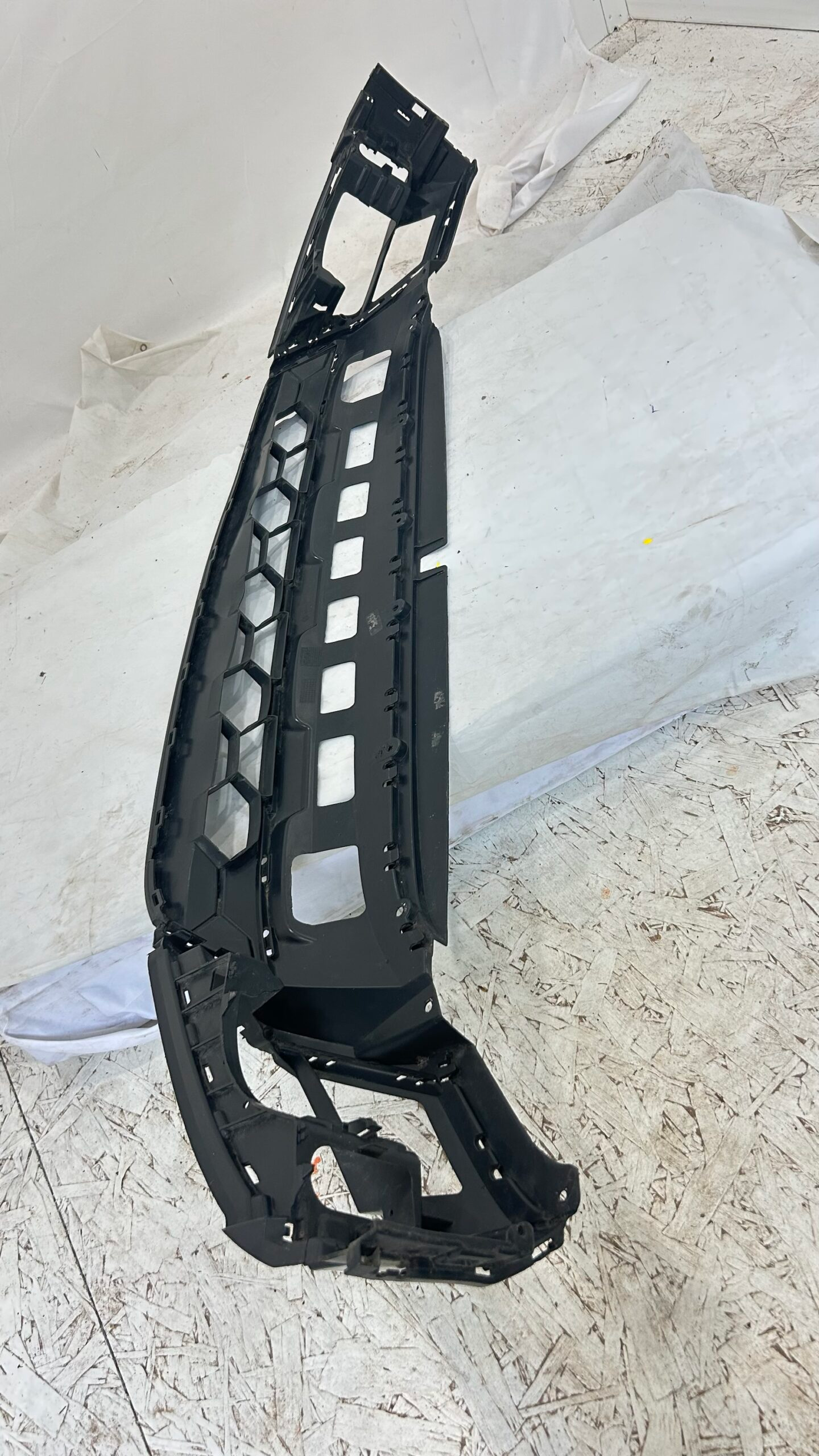 2018-2021 Volkswagen Tiguan front bumper lower valance cover