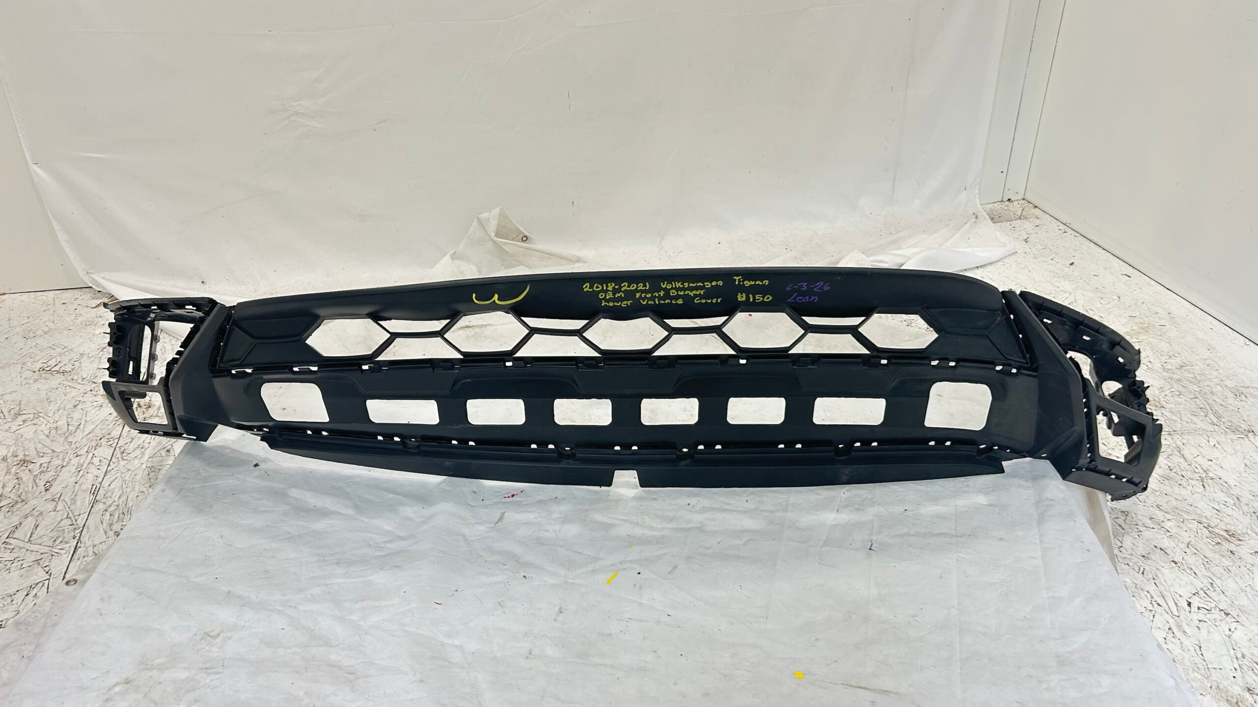 2018-2021 Volkswagen Tiguan front bumper lower valance cover