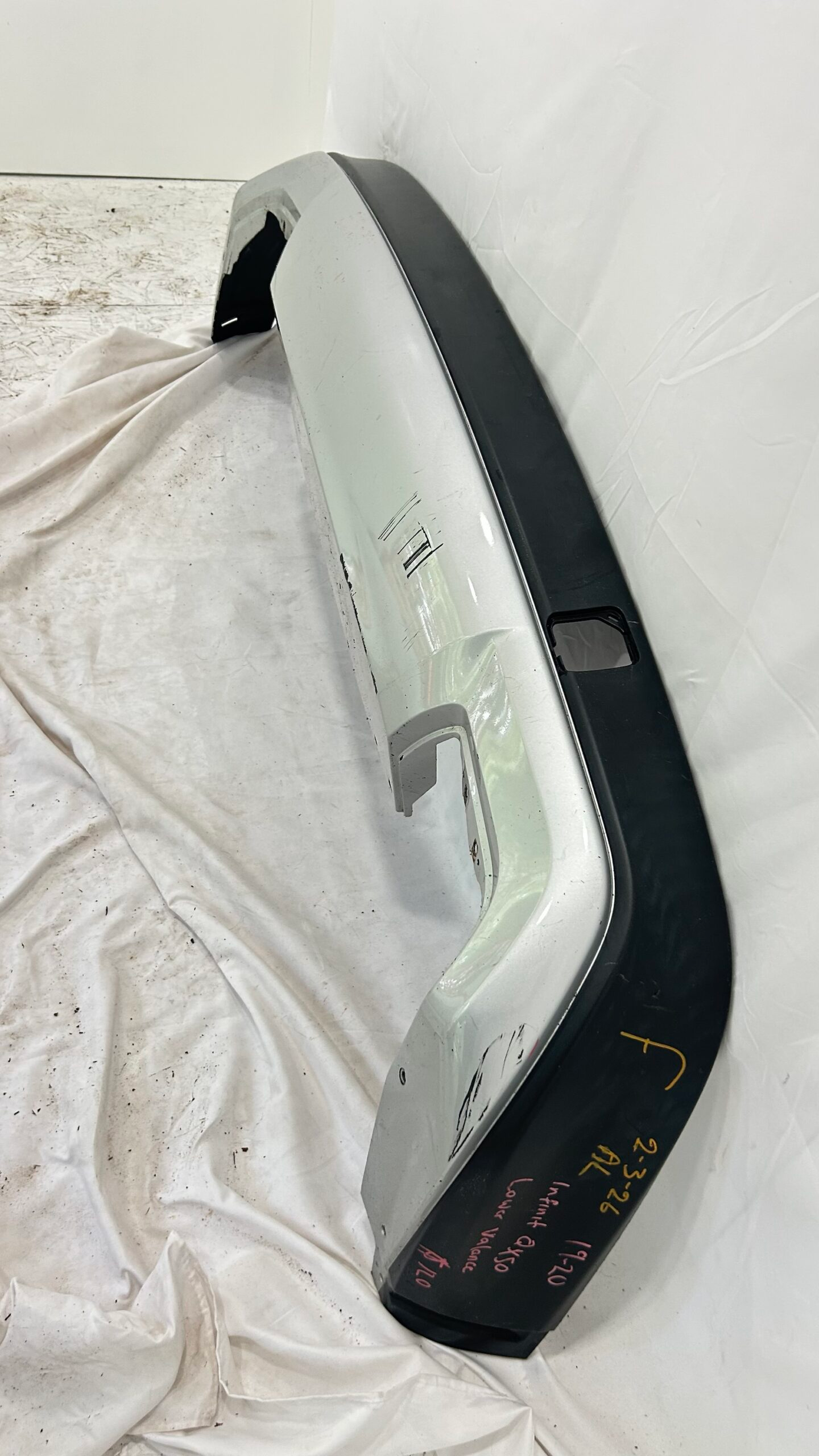 2019-2020 Infiniti QX50 rear bumper lower valance