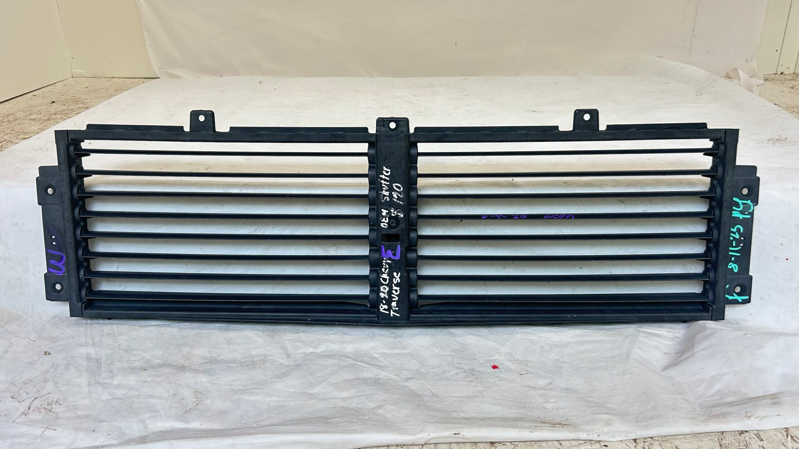 2018-2021 Chevy Traverse Shutter