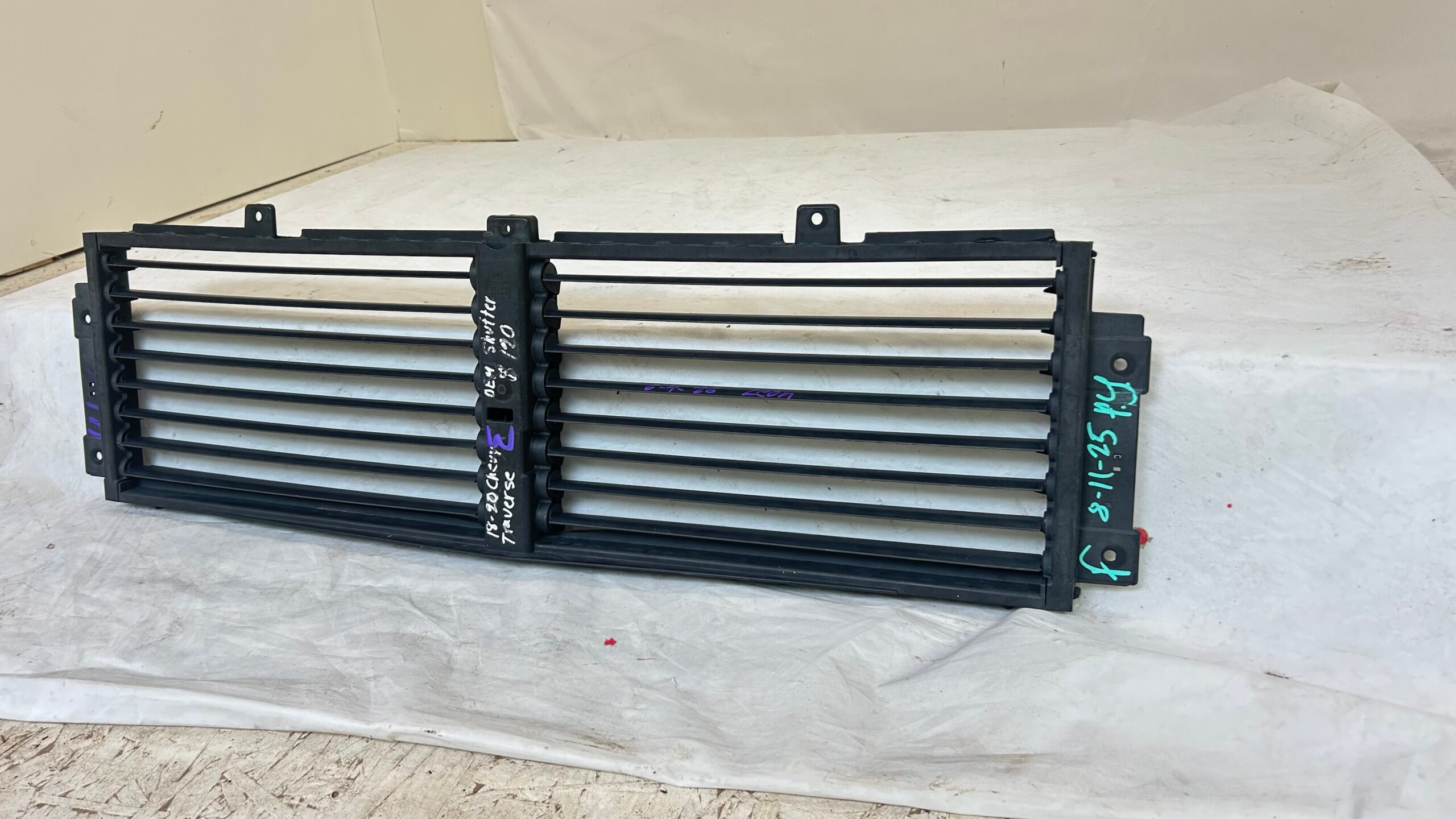 2018-2021 Chevy Traverse Shutter