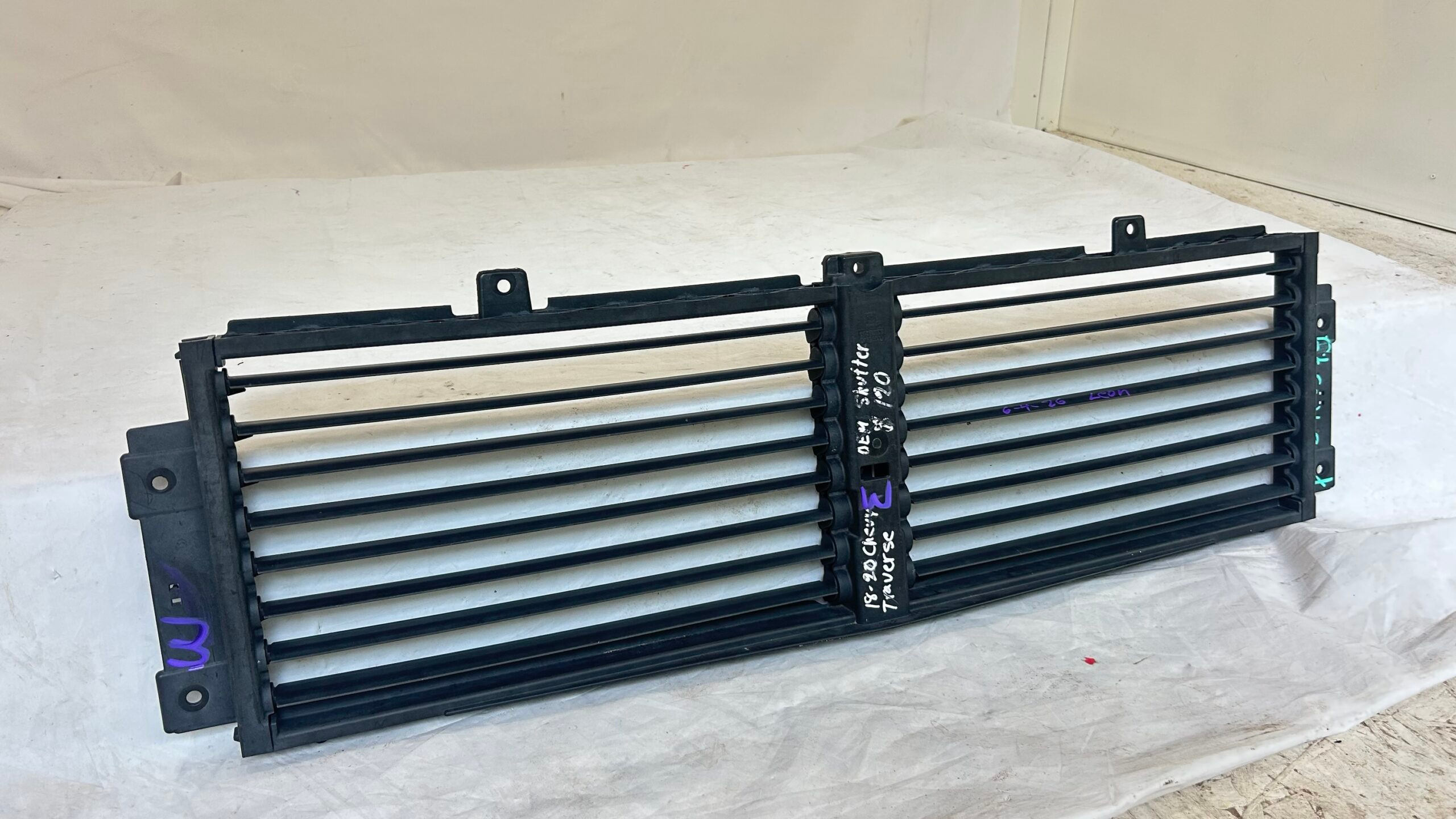 2018-2021 Chevy Traverse Shutter