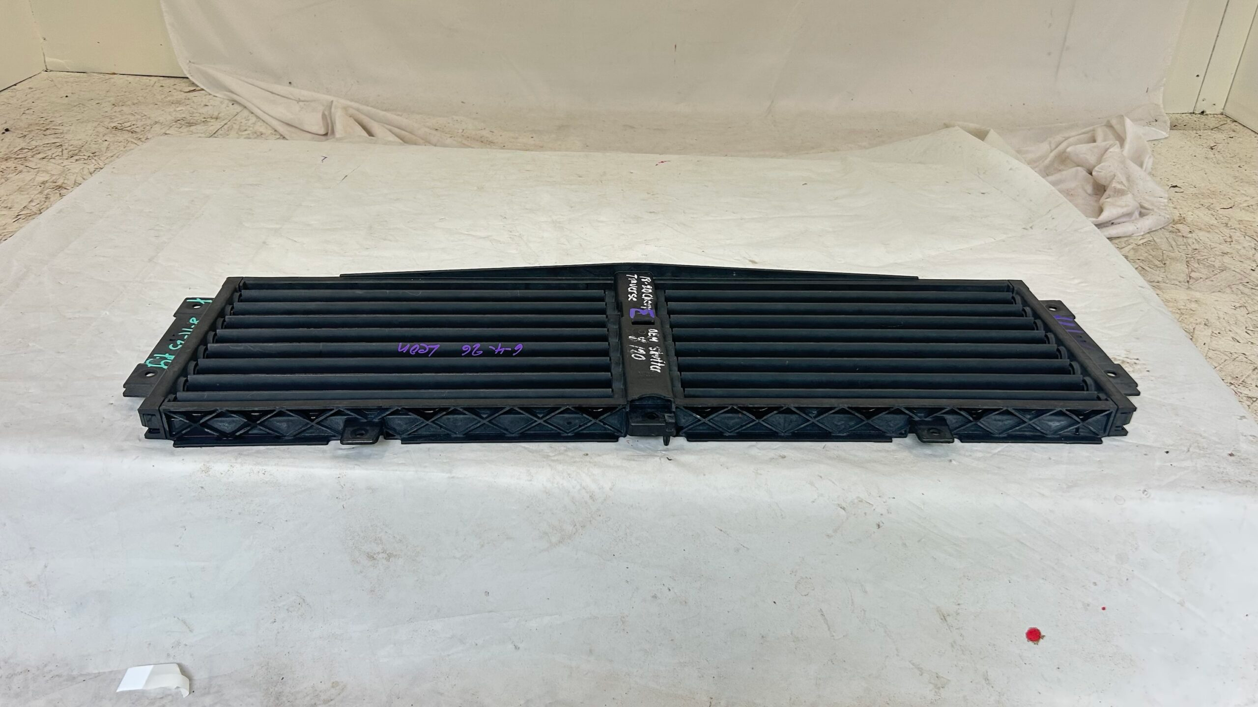 2018-2021 Chevy Traverse Shutter