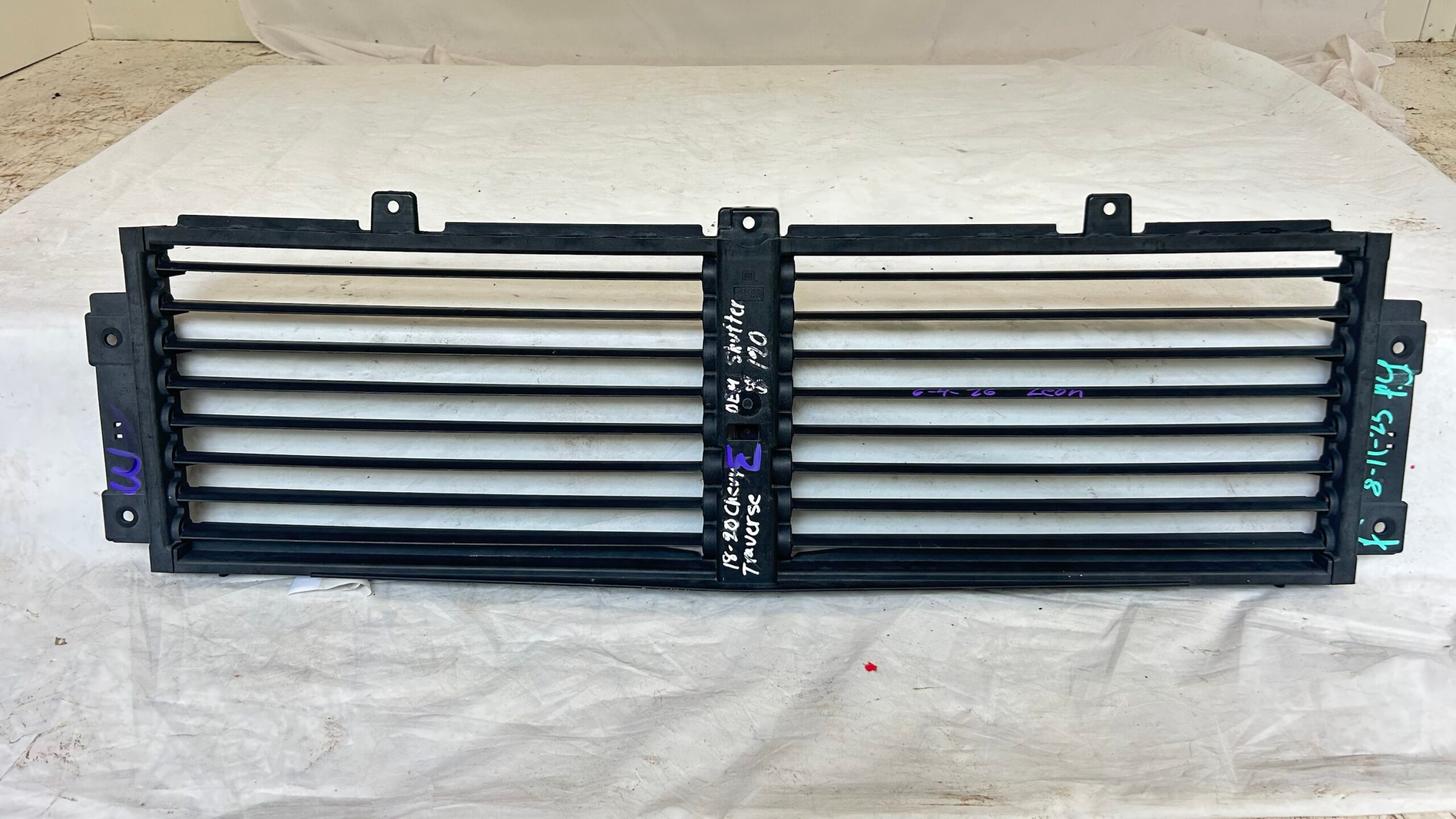 2018-2021 Chevy Traverse Shutter