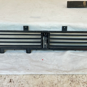 2018-2021 Chevy Traverse Lower air Shutter - Image 2