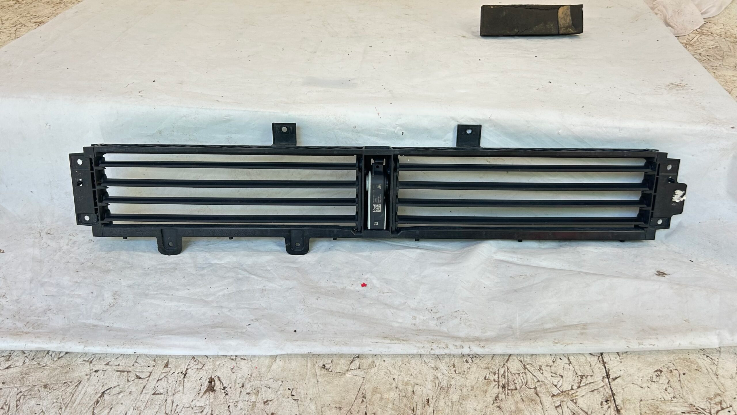 2018-2021 Chevy Traverse Lower air Shutter