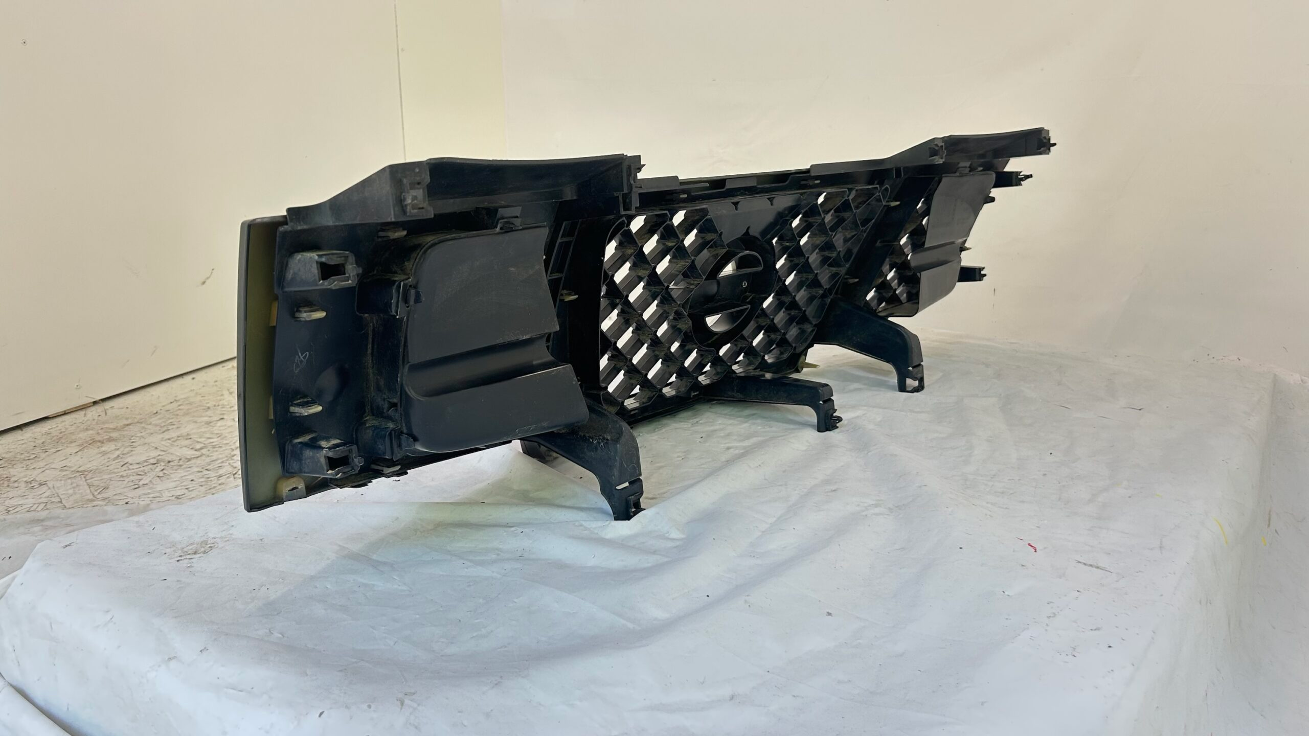2007-2015 Nissan Armada Painted Grille