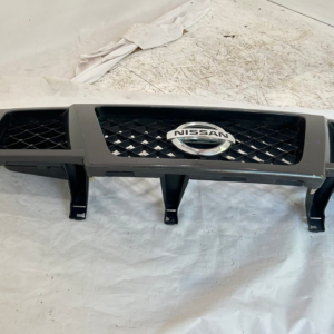 2007-2015 Nissan Armada Painted Grille - Image 3
