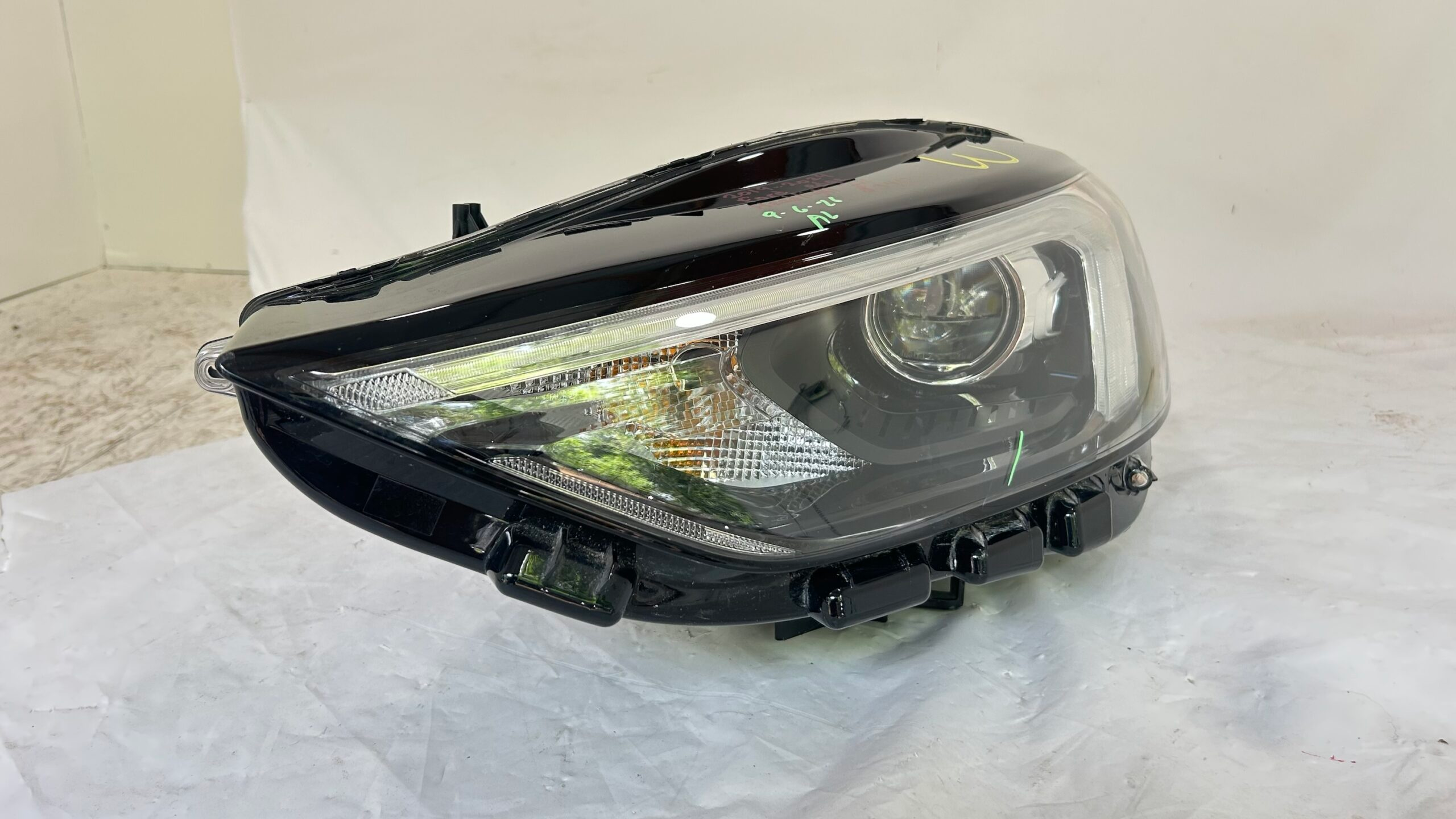 2019-2024 Ford Edge Driver Headlight Full LED