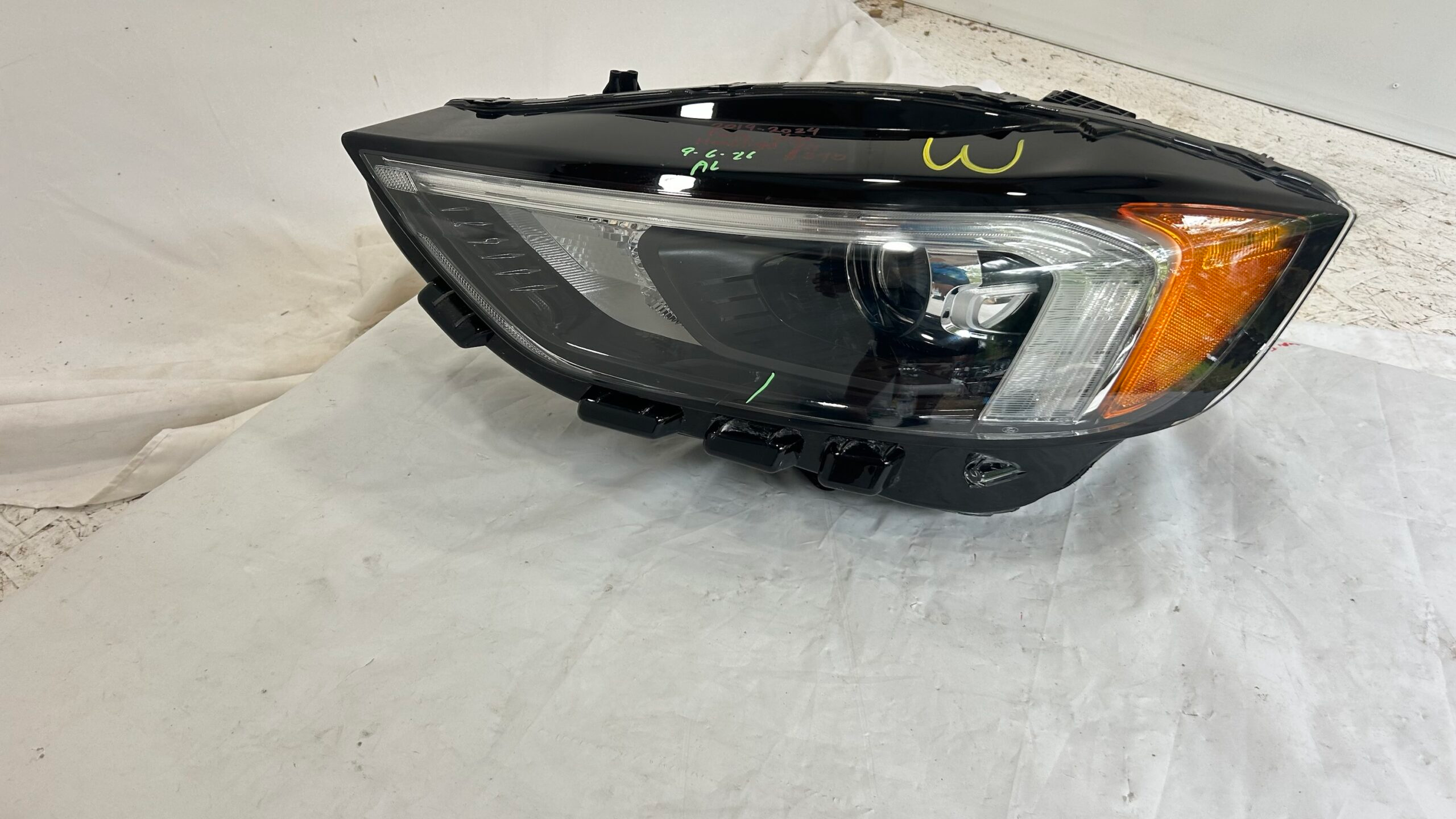 2019-2024 Ford Edge Driver Headlight Full LED