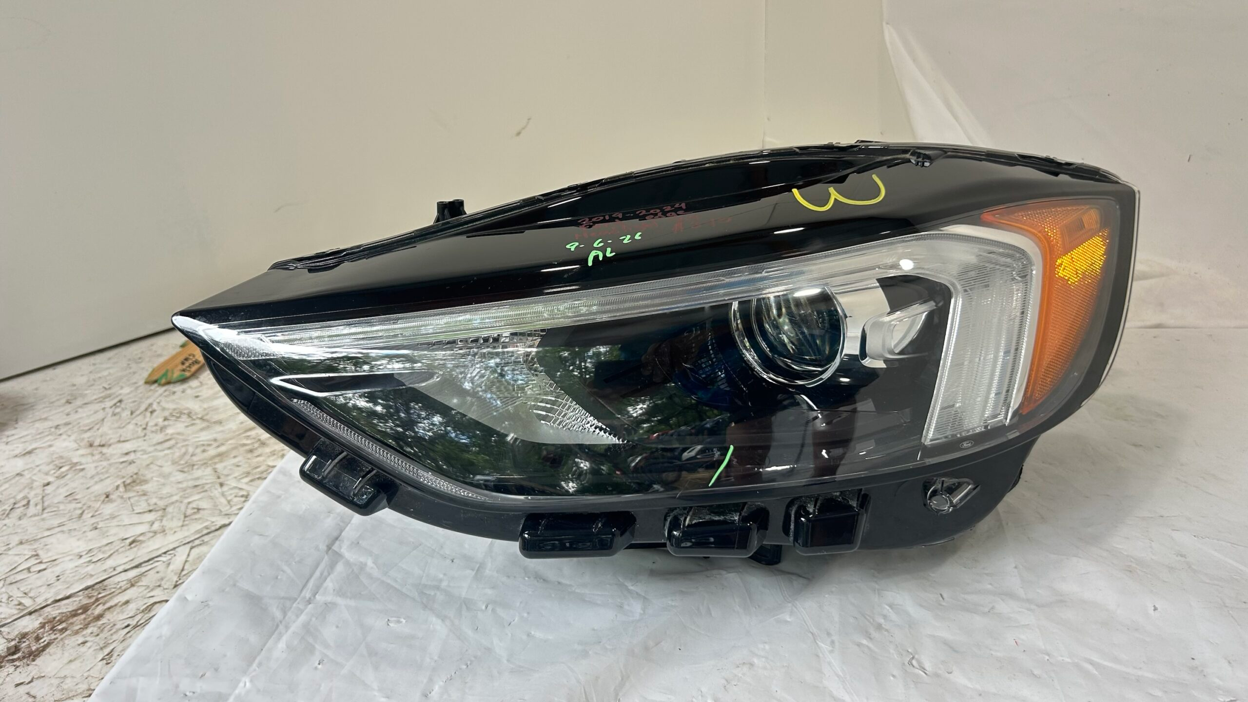 2019-2024 Ford Edge Driver Headlight Full LED