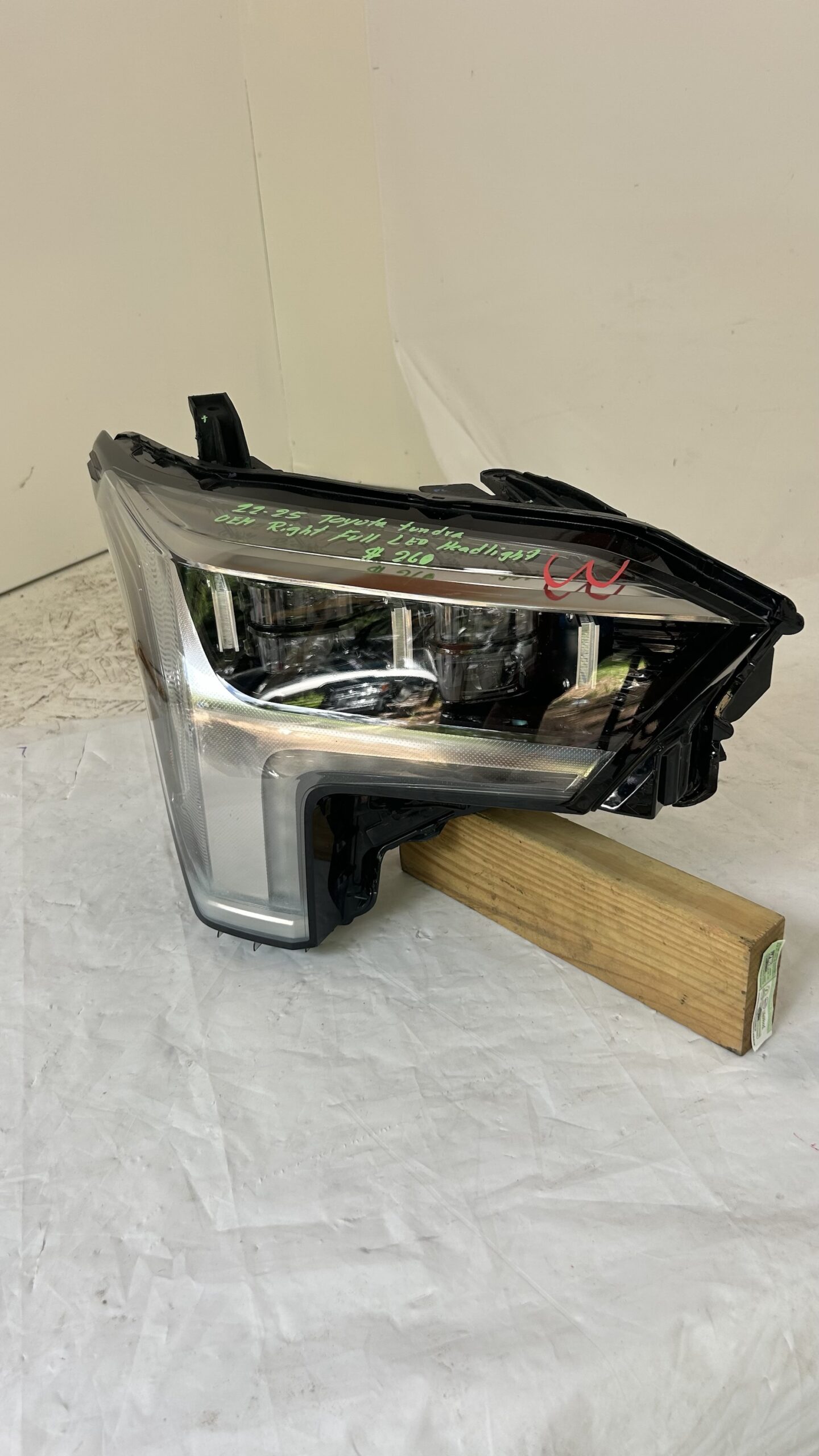 2022-2025 Toyota Tundra Passenger Headlight Full LED