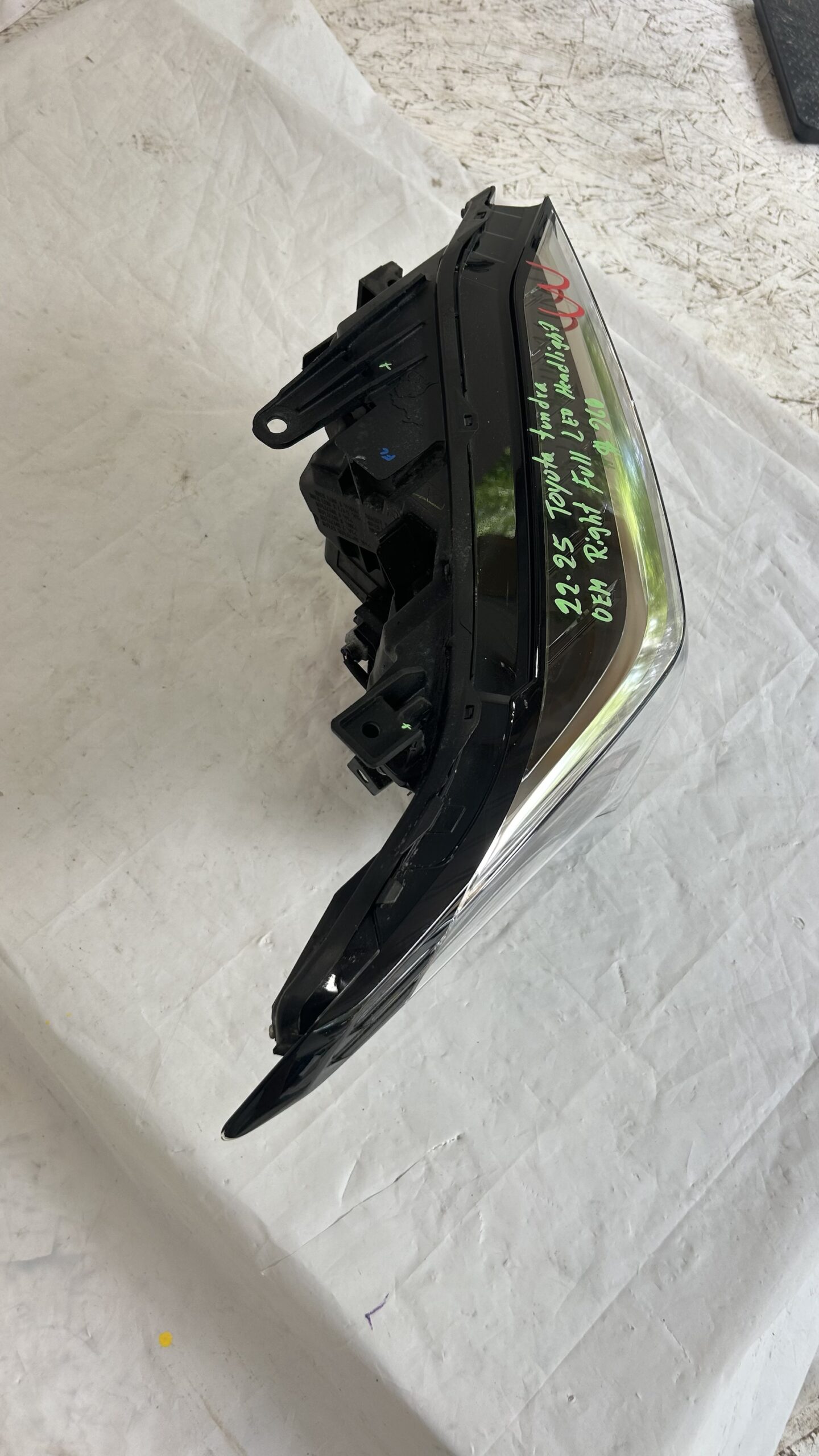 2022-2025 Toyota Tundra Passenger Headlight Full LED