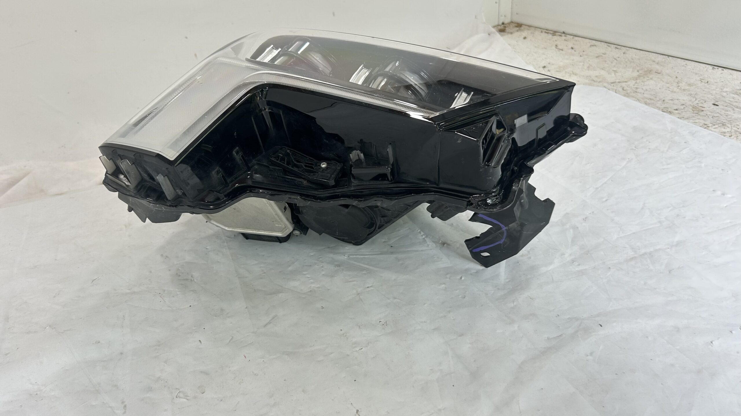 2022-2025 Toyota Tundra Passenger Headlight Full LED
