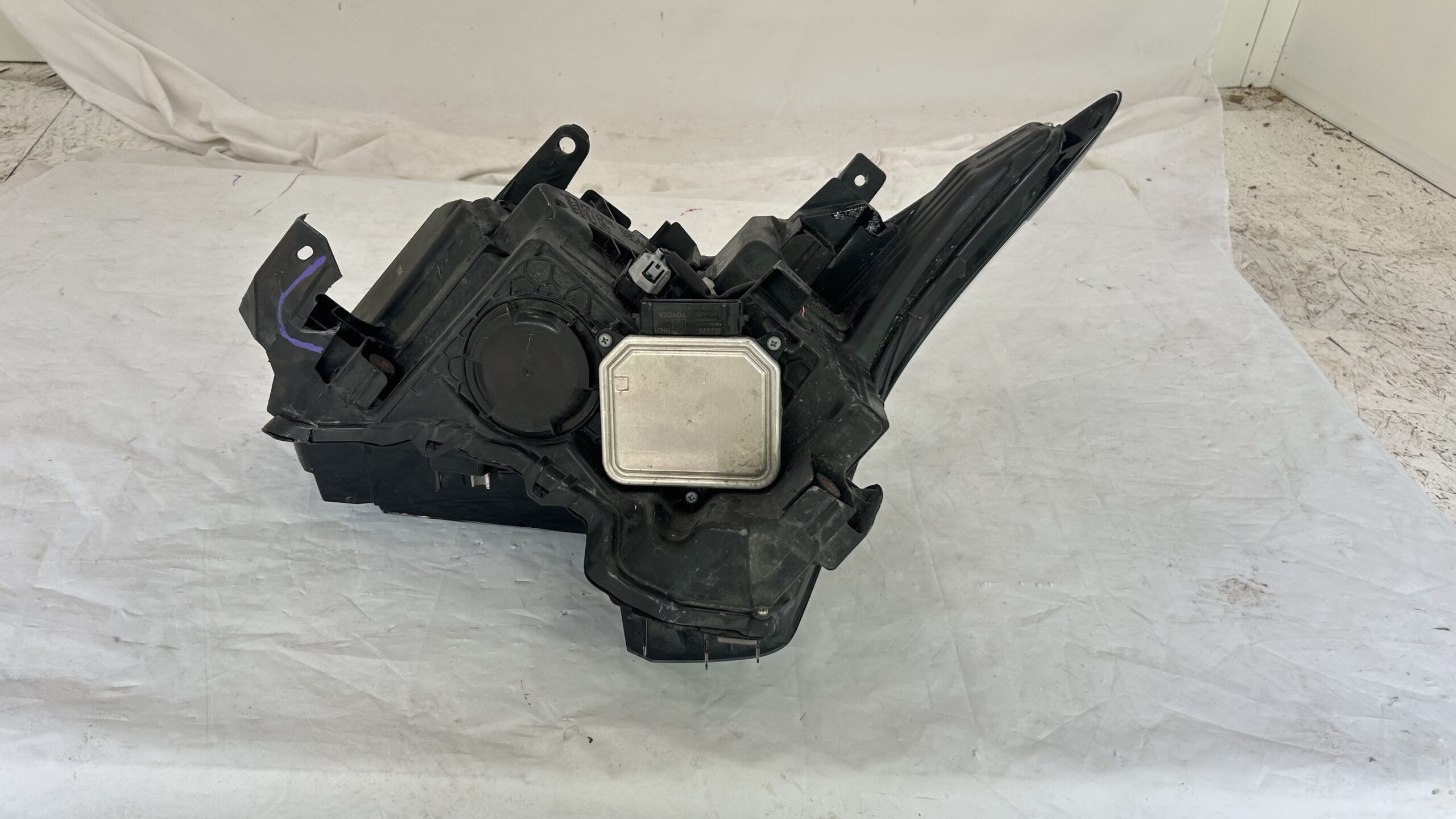 2022-2025 Toyota Tundra Passenger Headlight Full LED