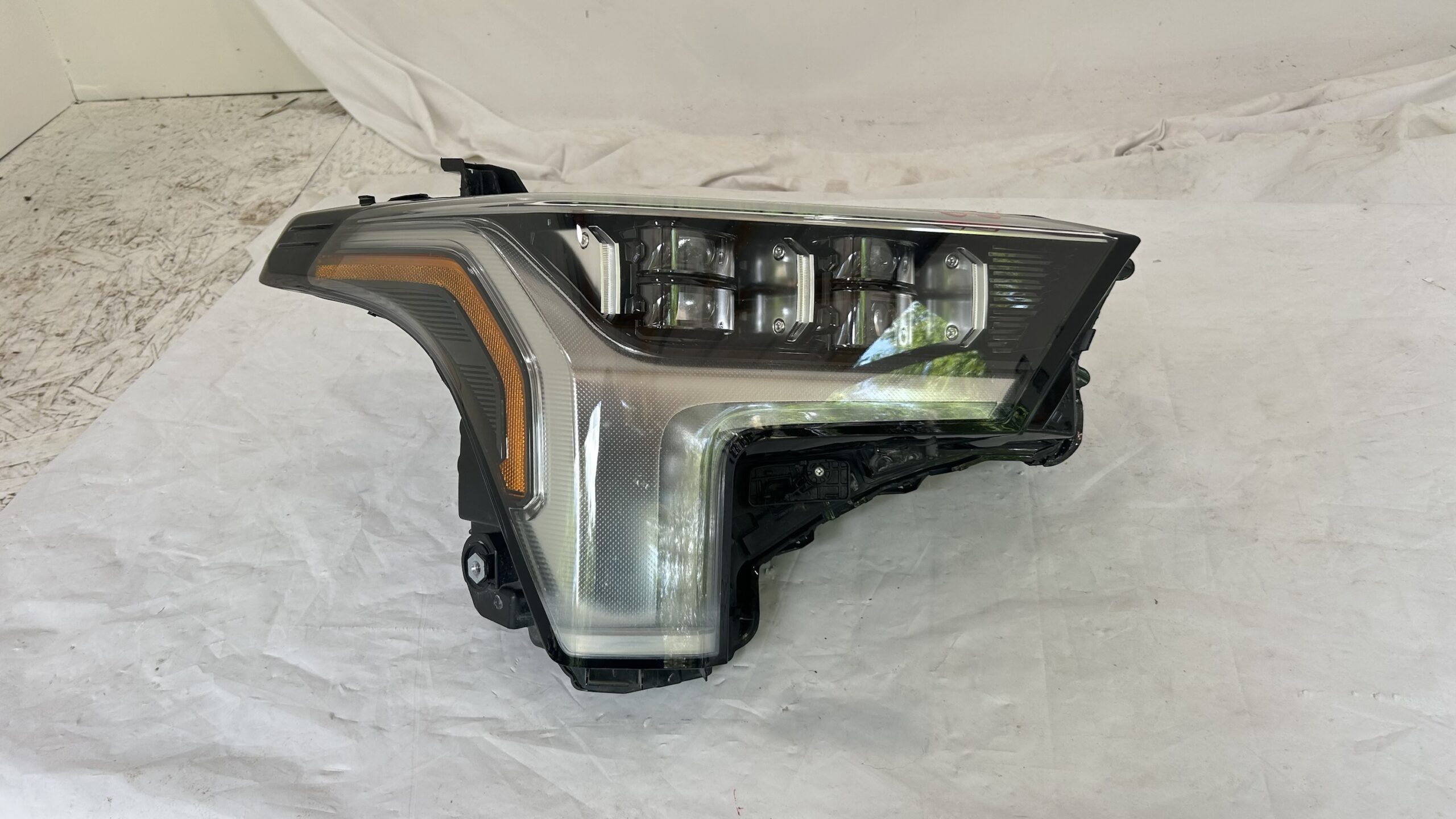 2022-2025 Toyota Tundra Passenger Headlight Full LED