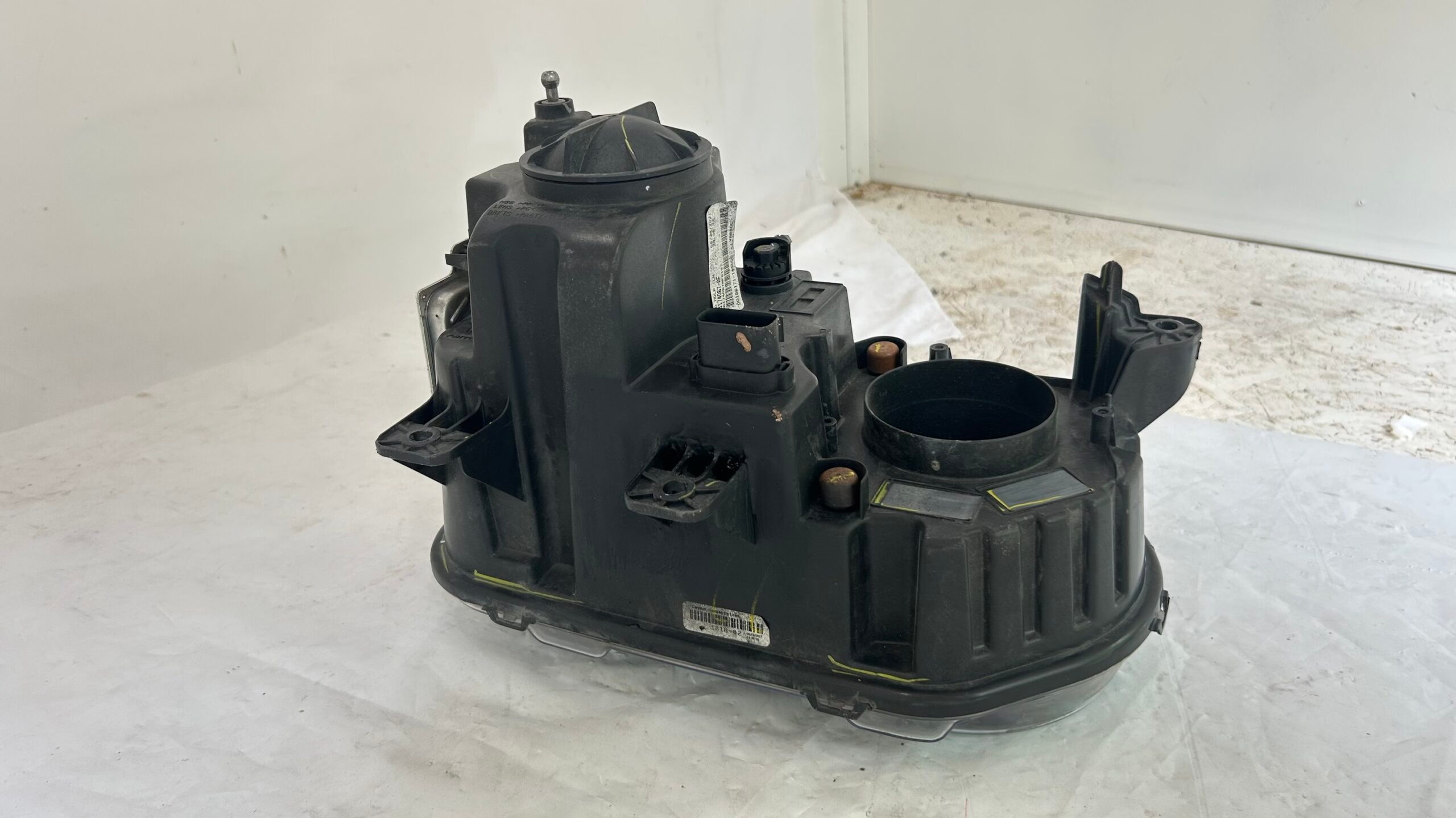 2015-2023 Dodge Challenger Driver Headlight HID Xenon