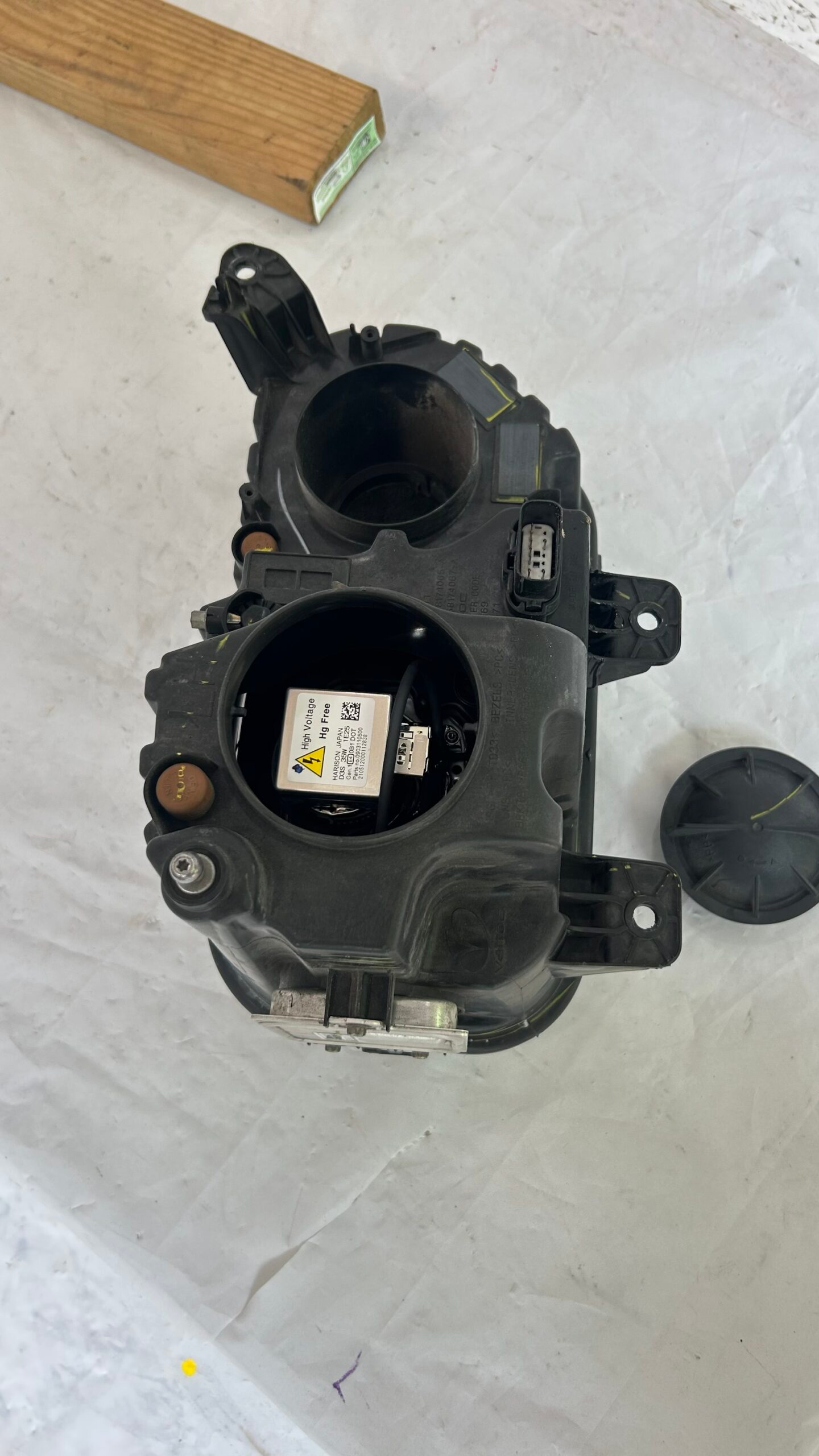 2015-2023 Dodge Challenger Driver Headlight HID Xenon