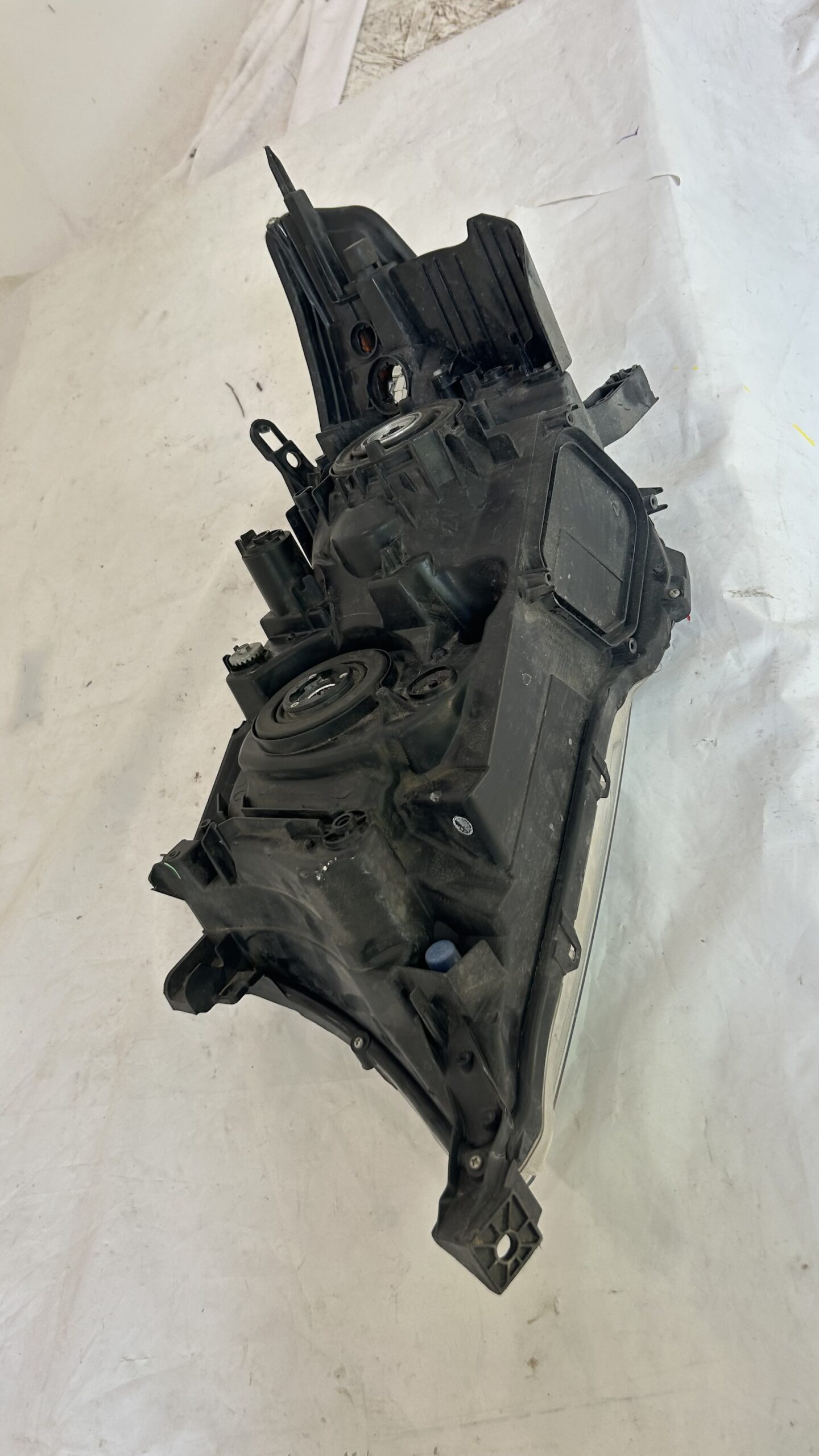 2007-2011 Toyota Land Cruiser Passenger Headlight Halogen