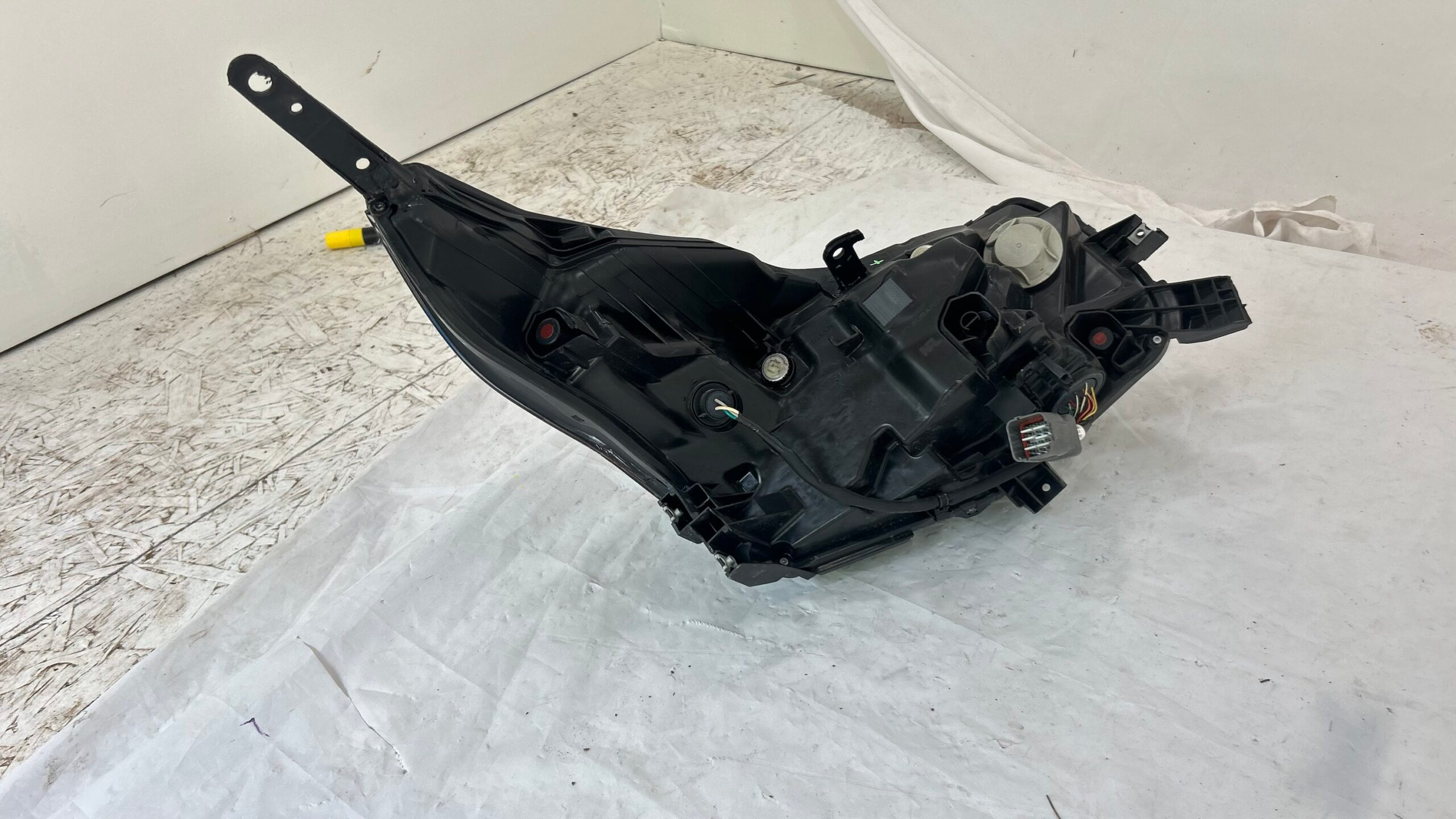 2023-2025 Subaru Outback Driver Headlight full LED