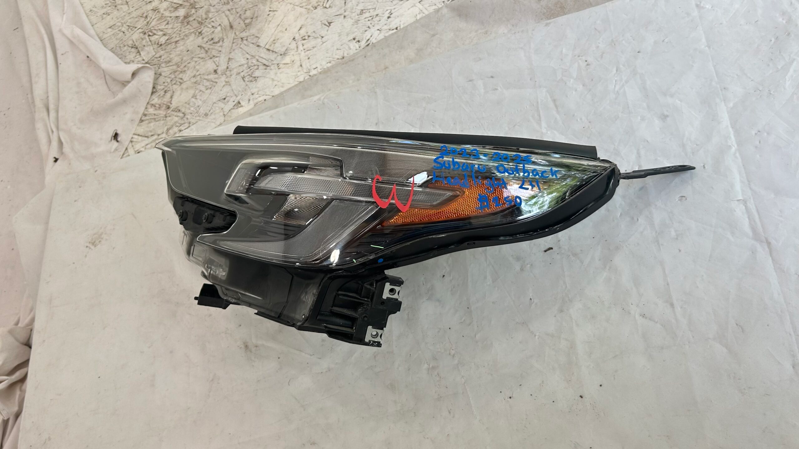 2023-2025 Subaru Outback Driver Headlight full LED