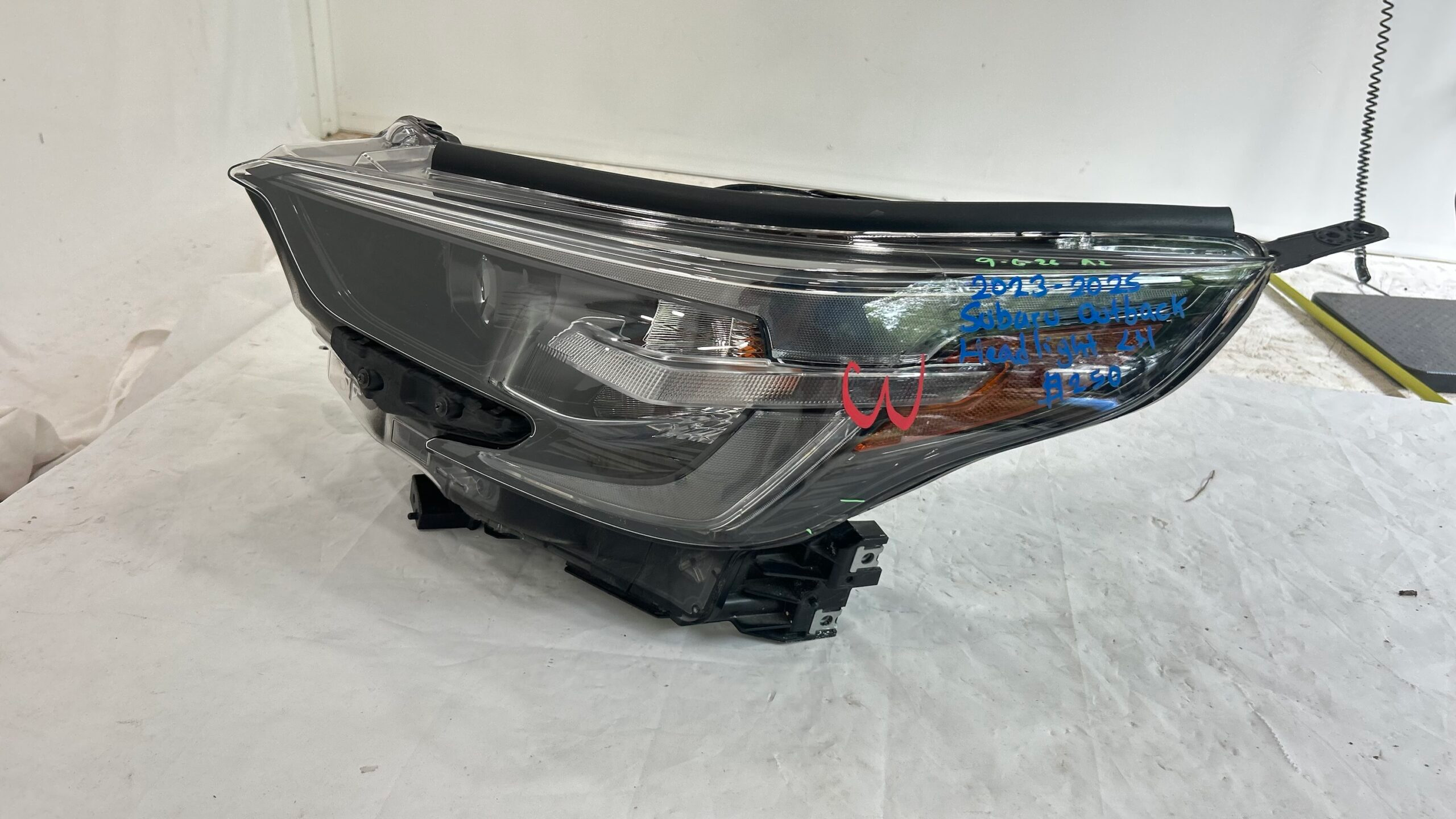 2023-2025 Subaru Outback Driver Headlight full LED