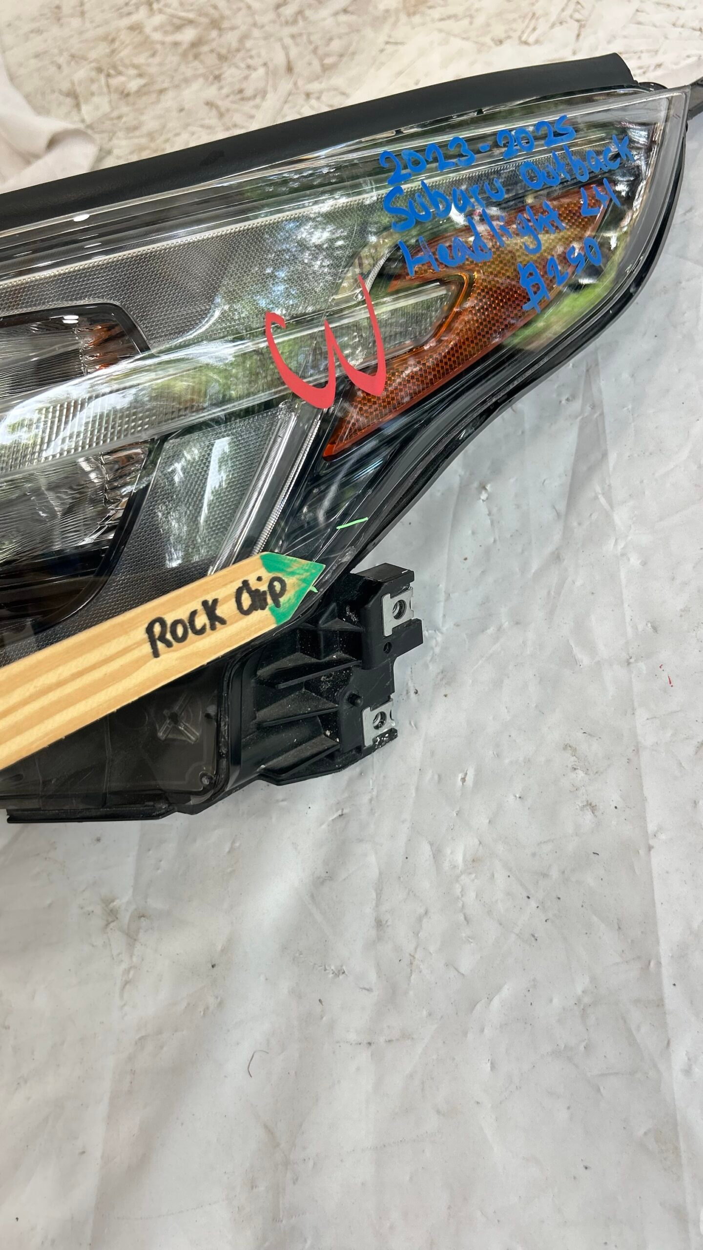 2023-2025 Subaru Outback Driver Headlight full LED