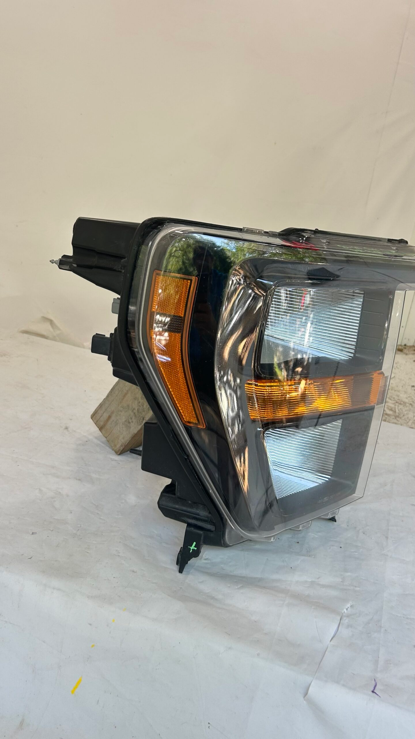 2021-2013 Ford F-150 Passenger Headlight Halogen