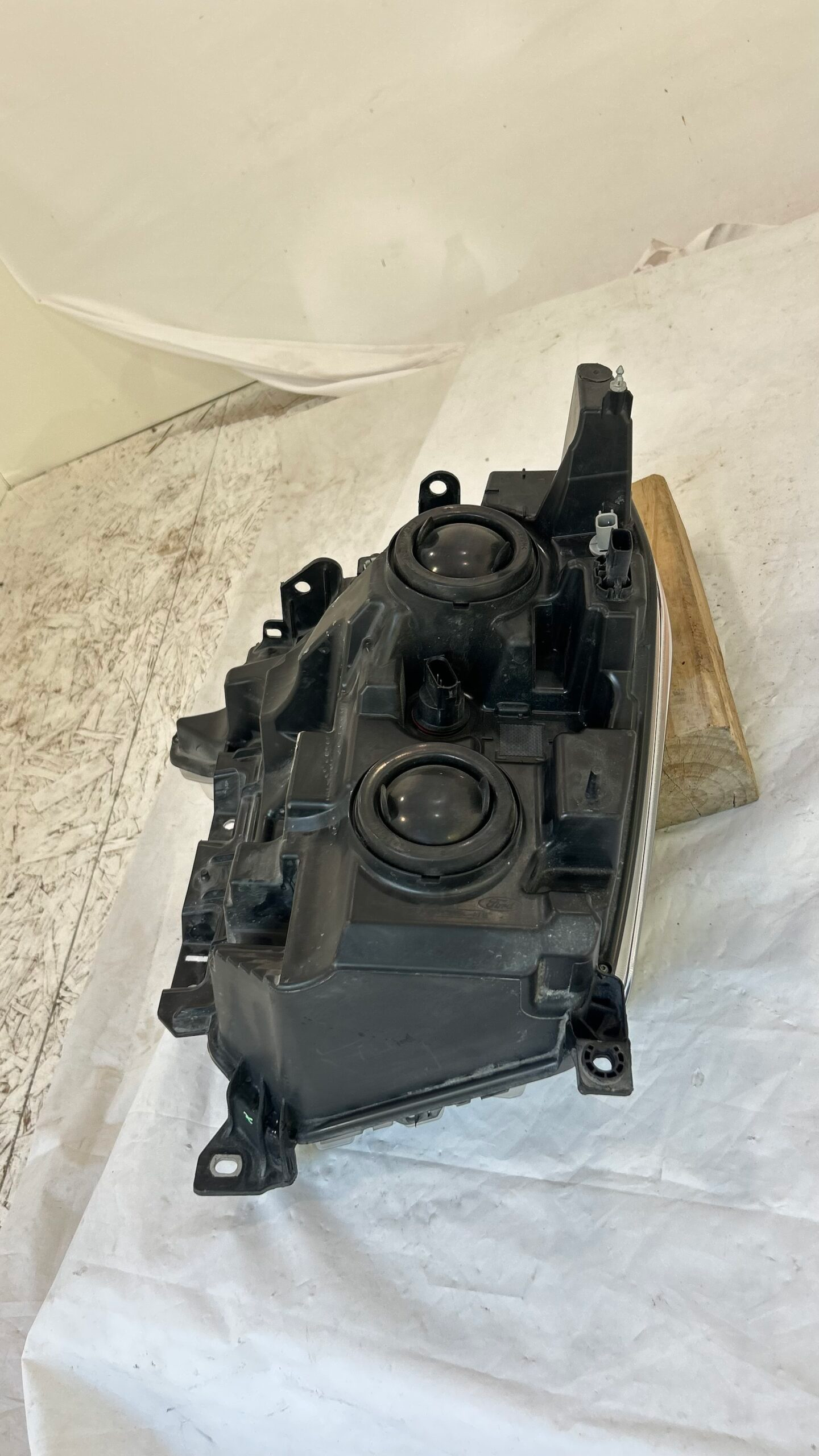 2021-2013 Ford F-150 Passenger Headlight Halogen