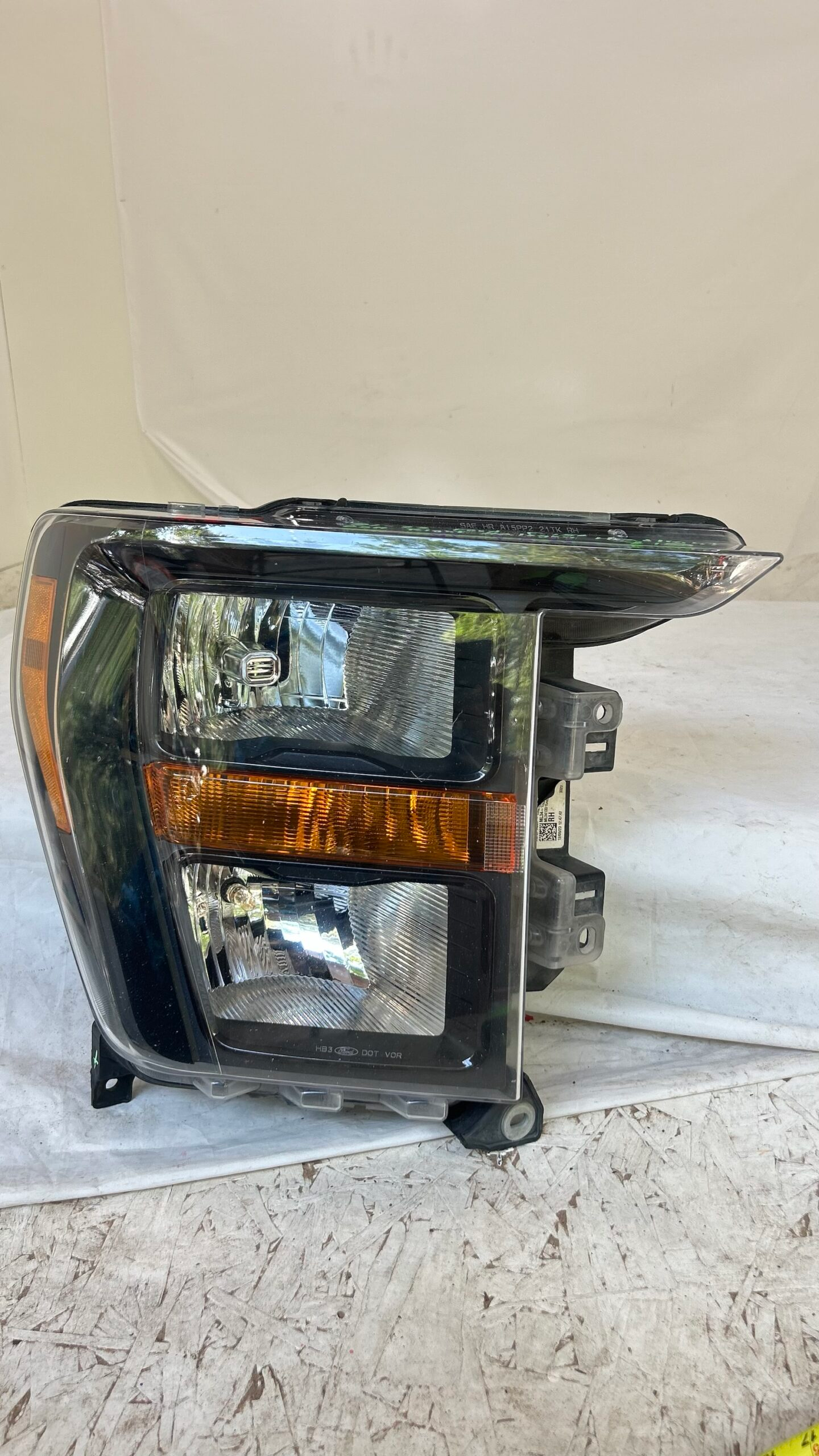 2021-2013 Ford F-150 Passenger Headlight Halogen