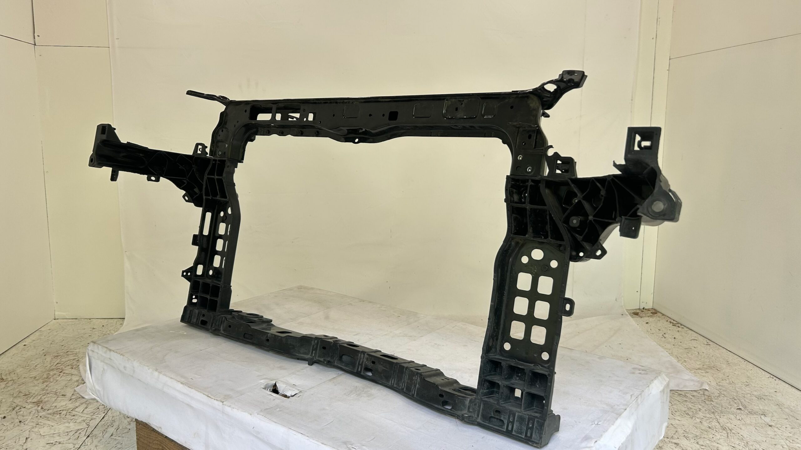 2017-2019 Hyundai Santa Fe Radiator Support