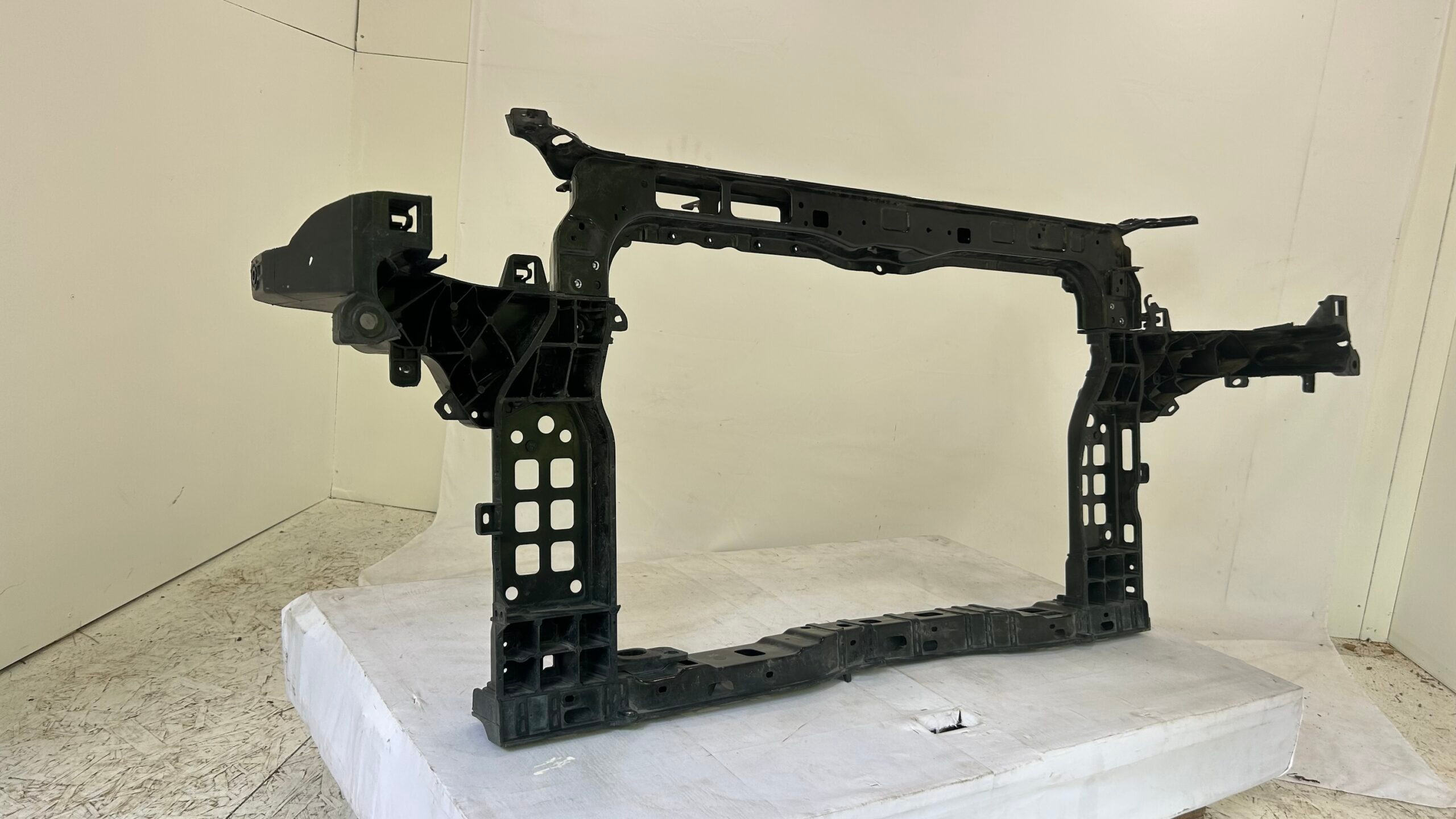 2017-2019 Hyundai Santa Fe Radiator Support