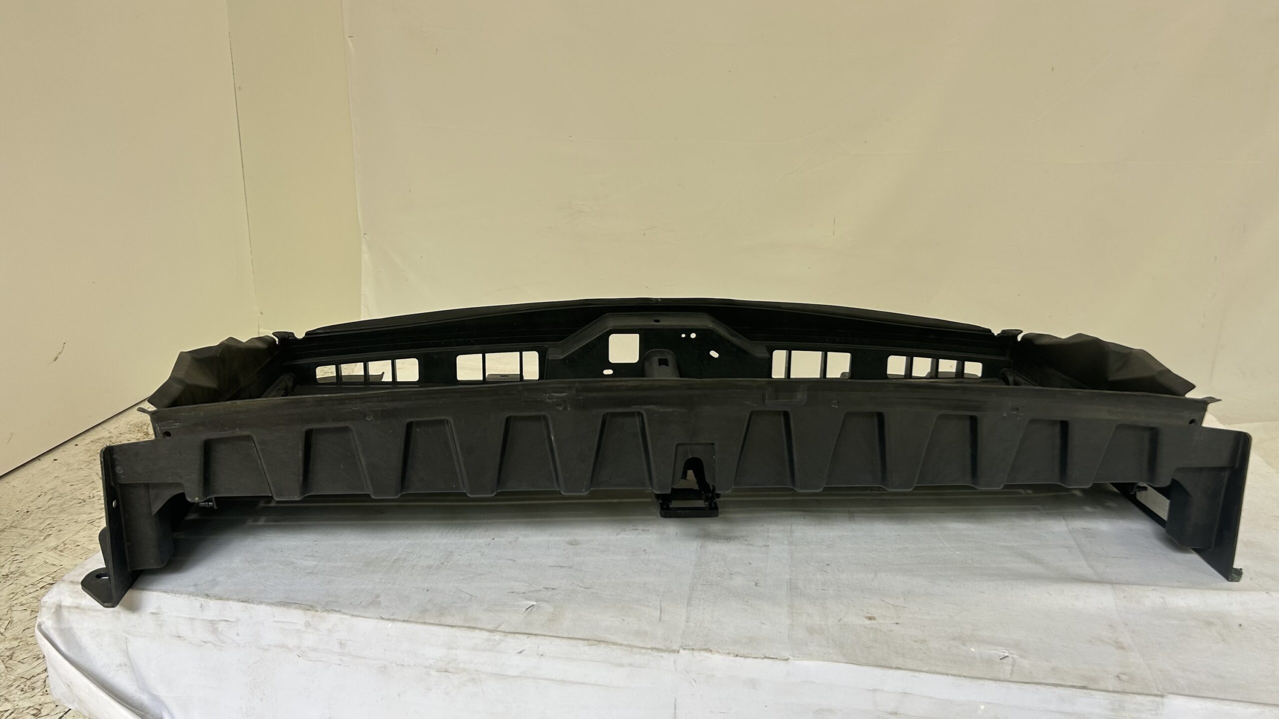 2018-2024 Lincoln Navigator air Shutter