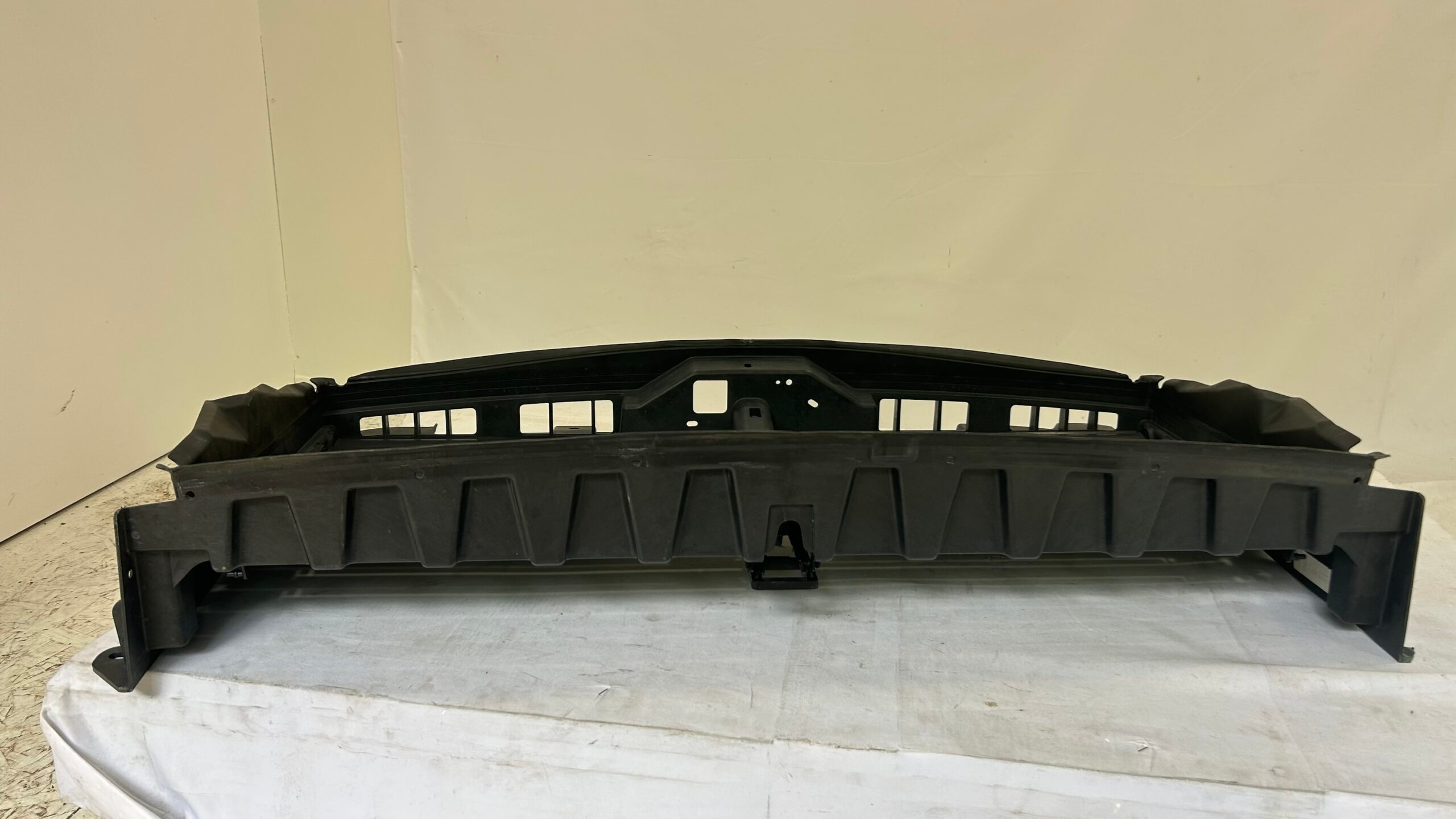2018-2024 Lincoln Navigator air Shutter