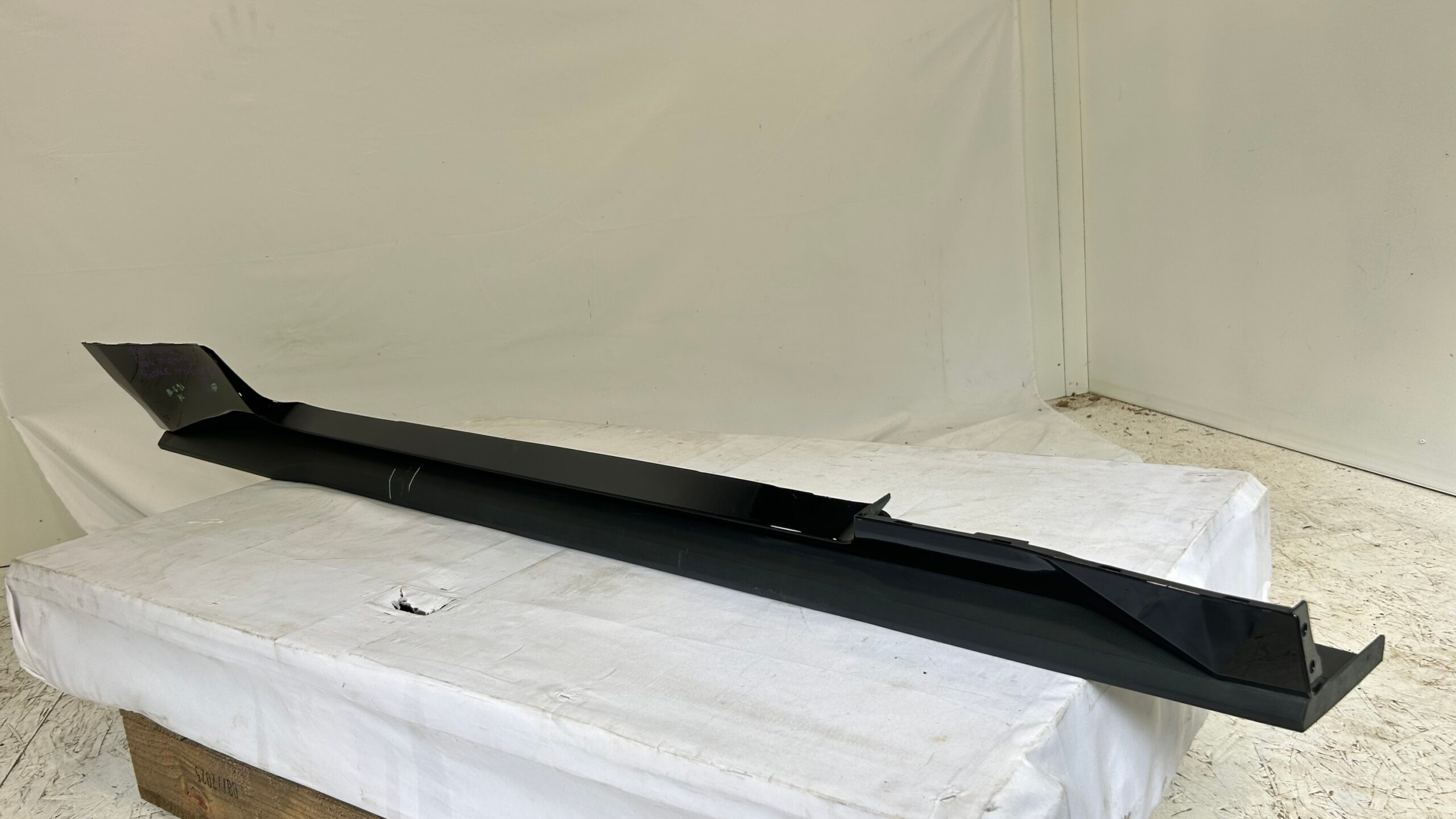 2024-2026 Ford Mustang Passenger Rocker Molding