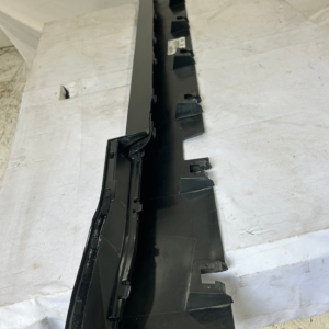 2024-2026 Ford Mustang Passenger Rocker Molding - Image 7