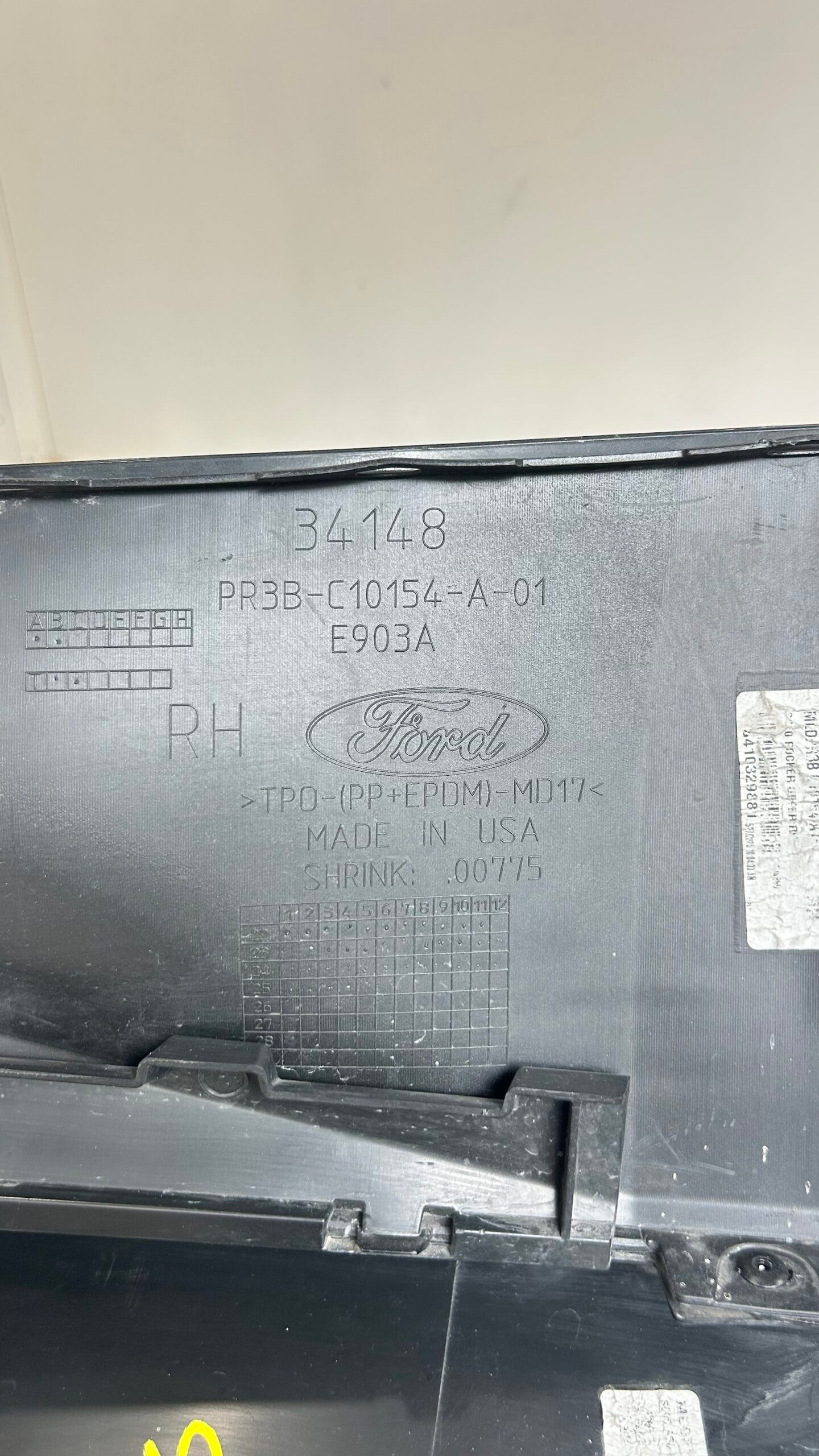 2024-2026 Ford Mustang Passenger Rocker Molding