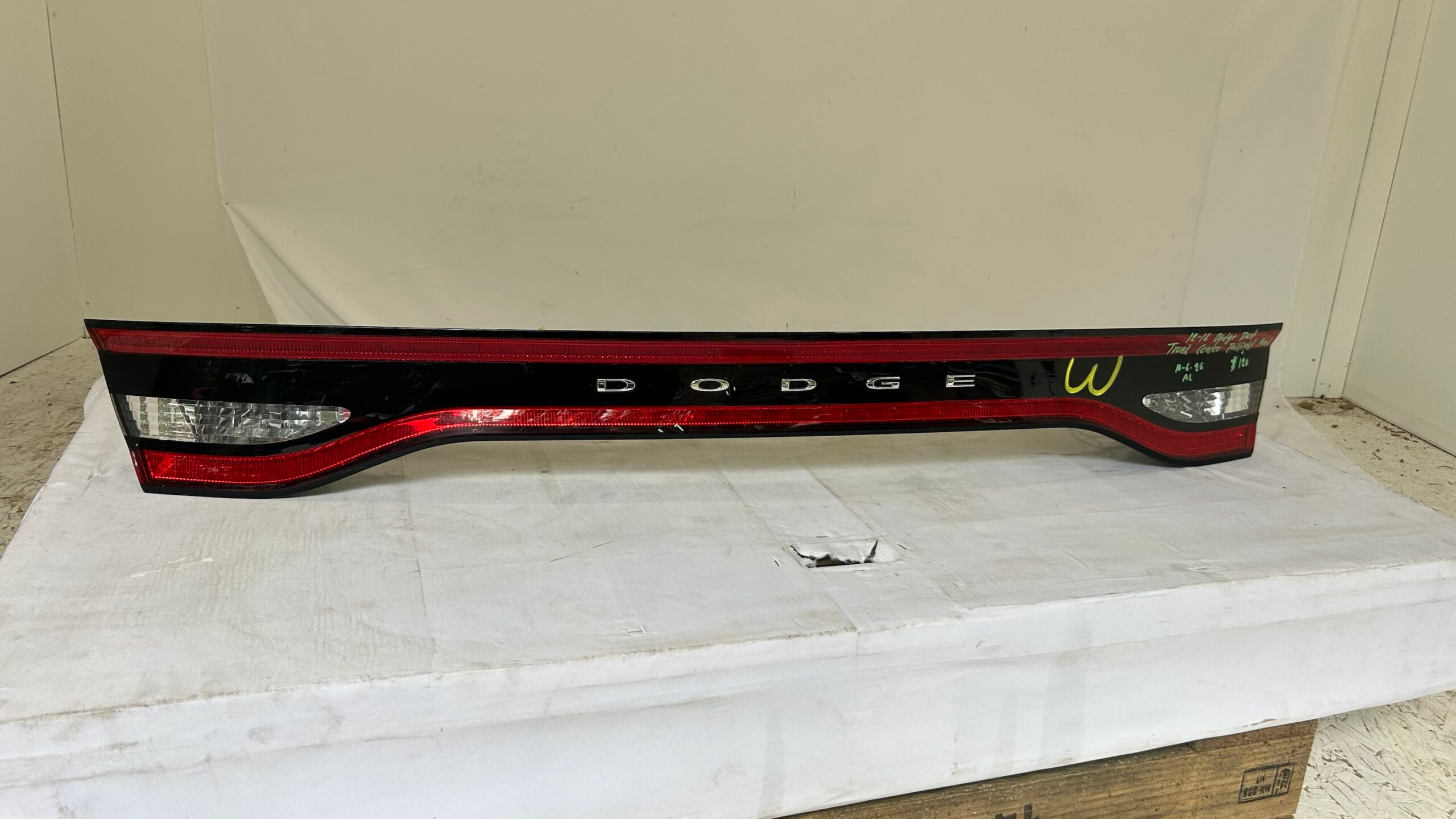 2012-2016 Dodge Dart Trunk Center Taillight Panel