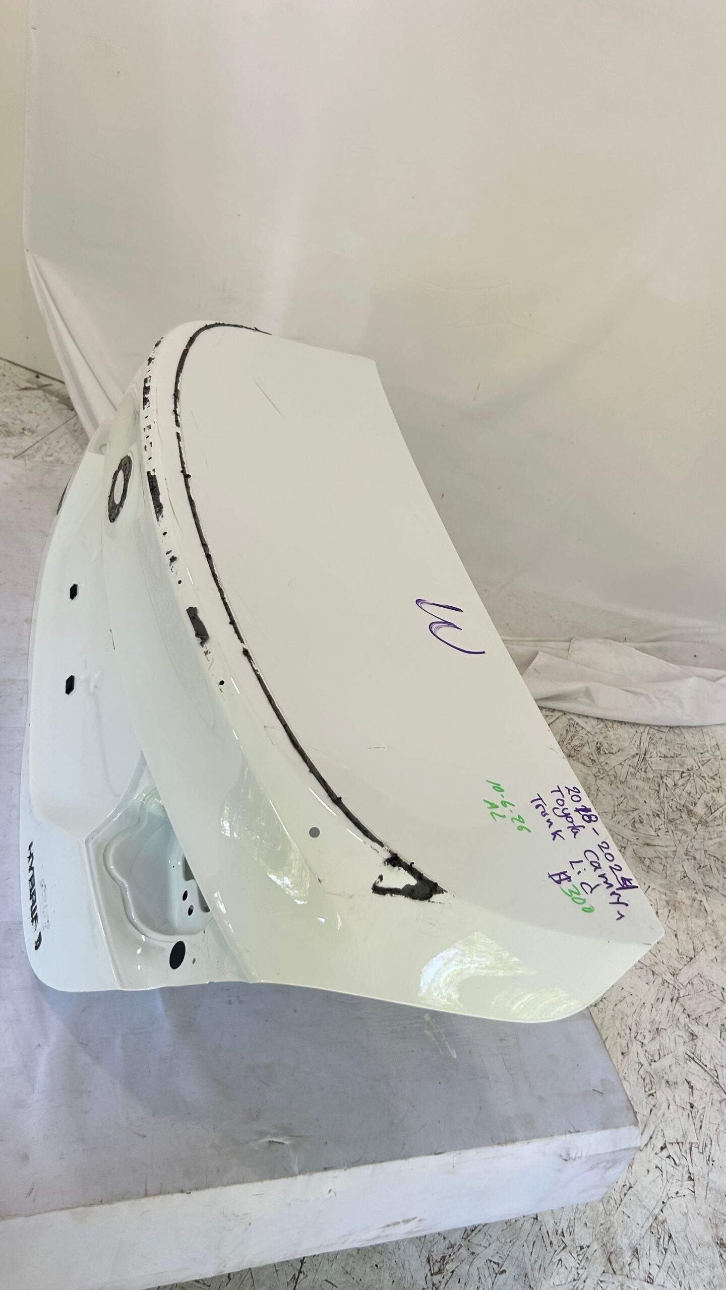 2018-2024 Toyota Camry Trunk Lid
