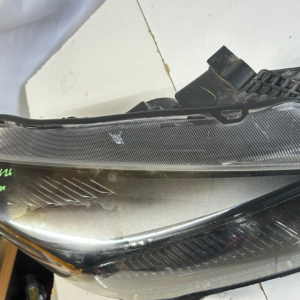 2017-2019 Ford Escape  passenger side halogen headlight - Image 10