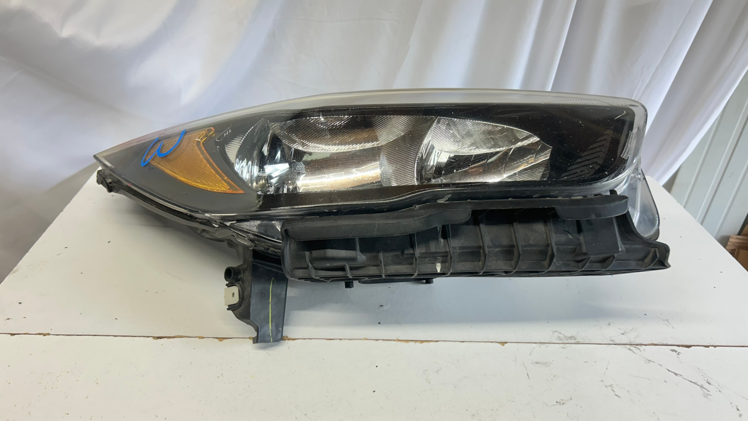 2017-2019 Ford Escape  passenger side halogen headlight