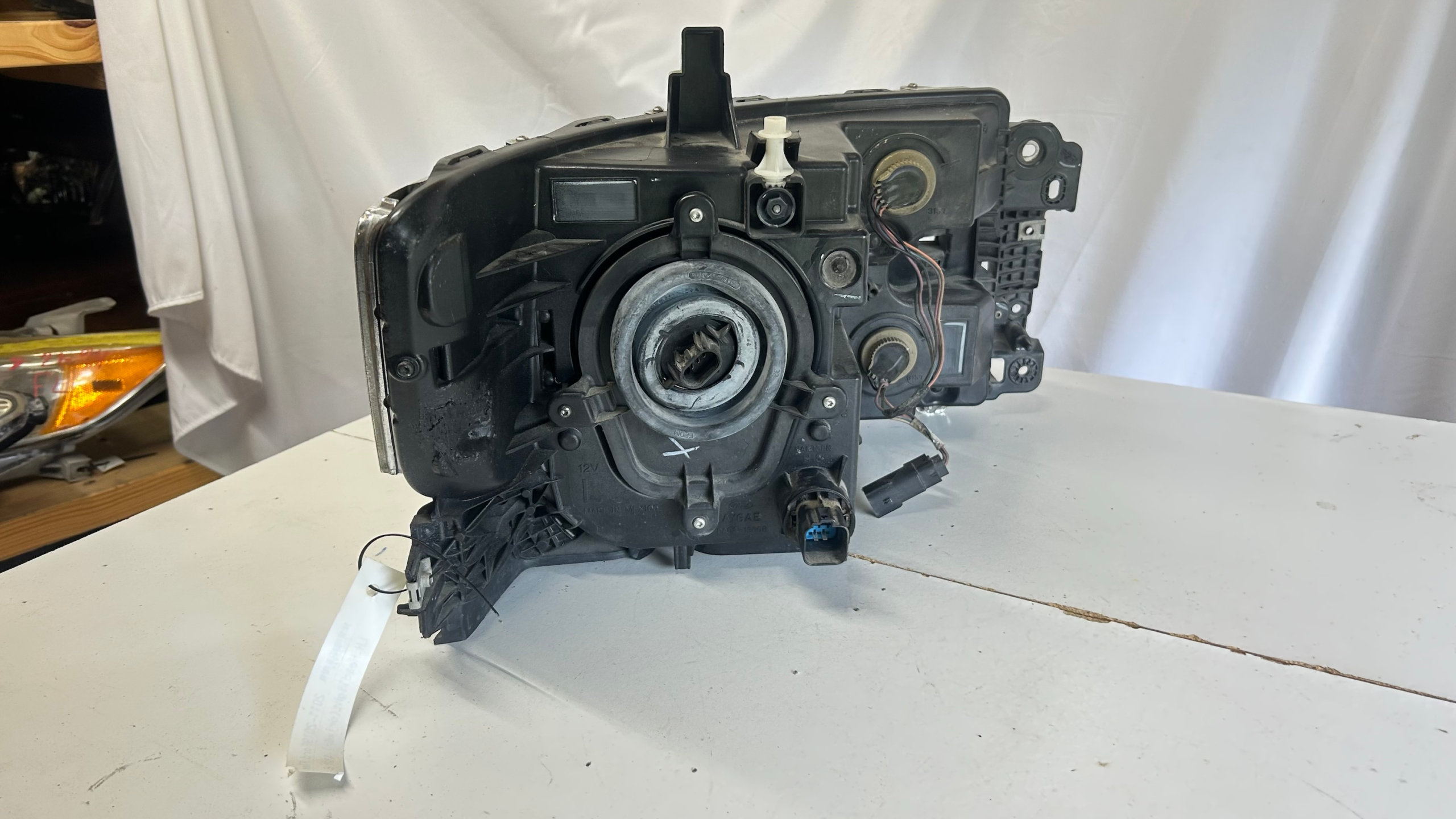 2013-2019 Ford Flex Driver side halogen headlight