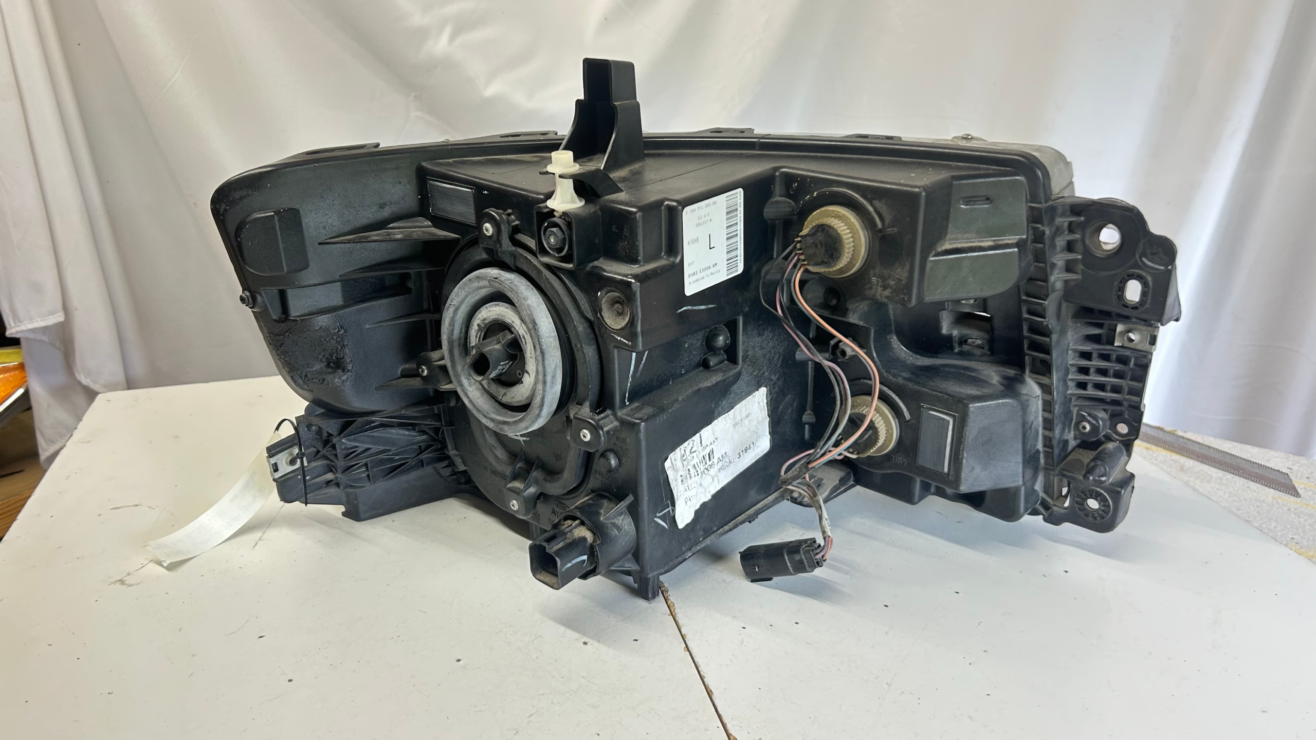 2013-2019 Ford Flex Driver side halogen headlight