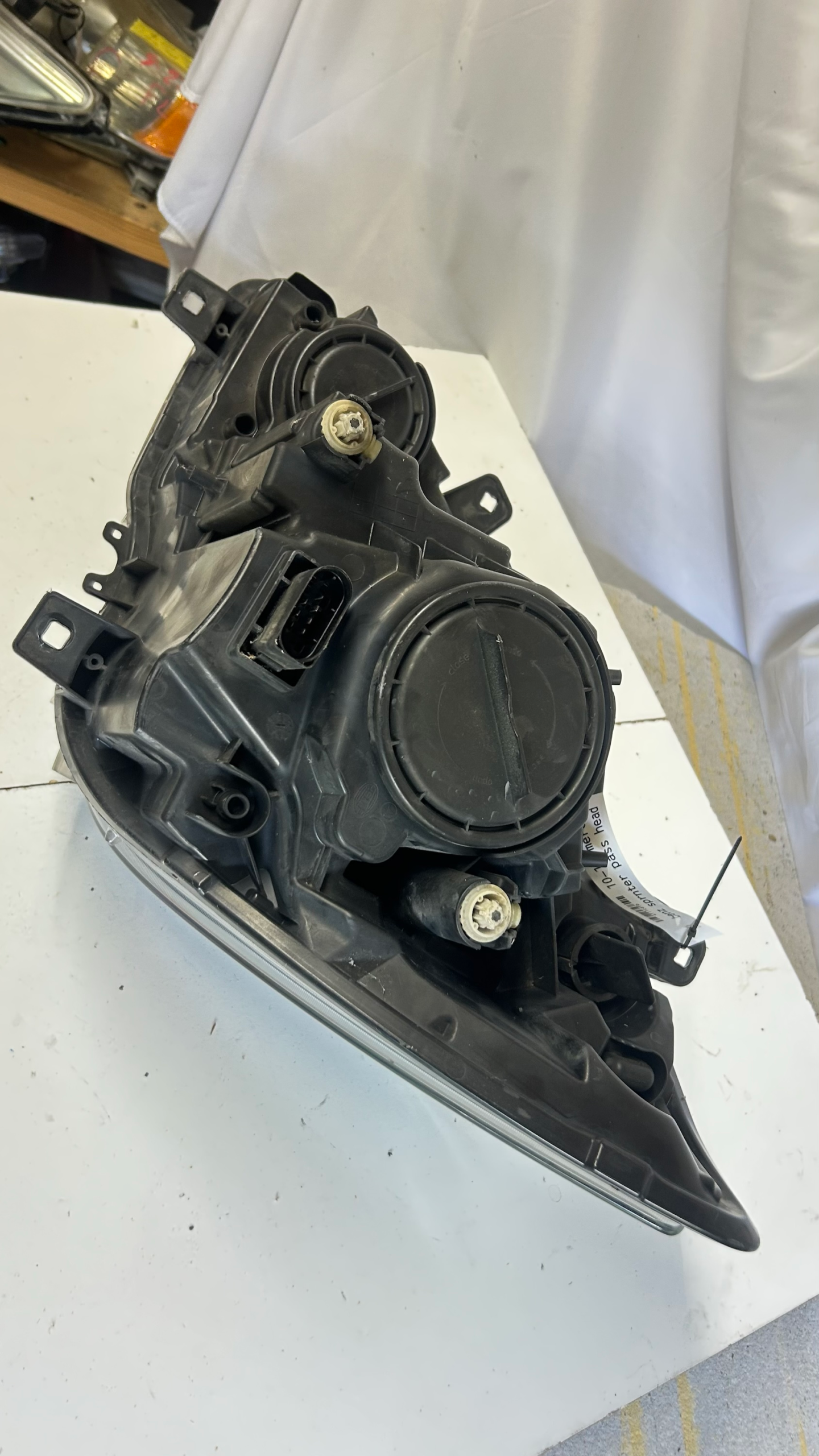 2014-2018 Mercedes Benz Sprinter passenger headlight