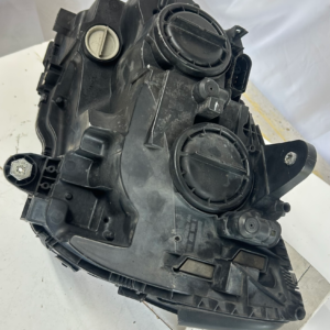 2015-2018 Mercedes Benz C class C300 passenger side halogen headlight - Image 5