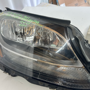 2015-2018 Mercedes Benz C class C300 passenger side halogen headlight - Image 4