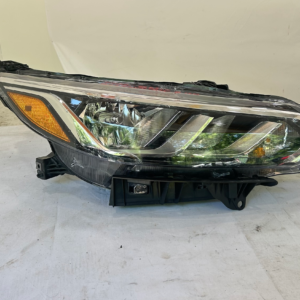 2020-2023 Nissan Sentra passenger halogen headlight - Image 9