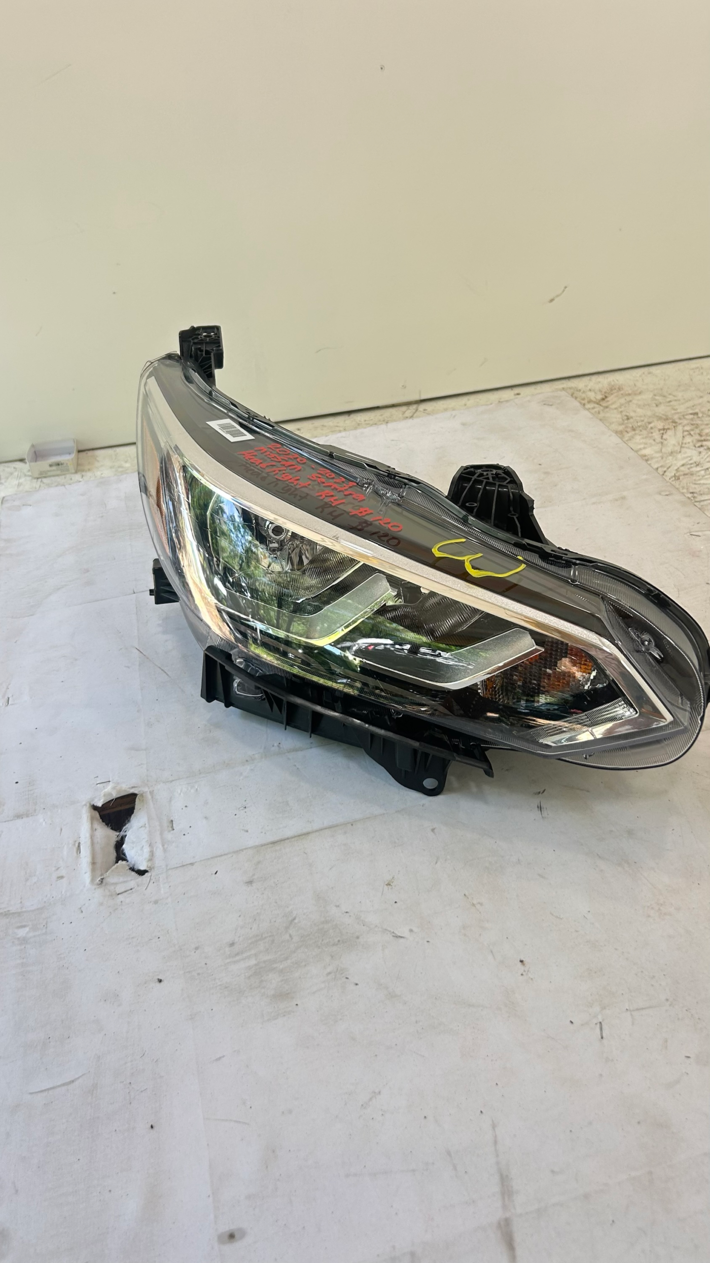 2020-2023 Nissan Sentra passenger halogen headlight
