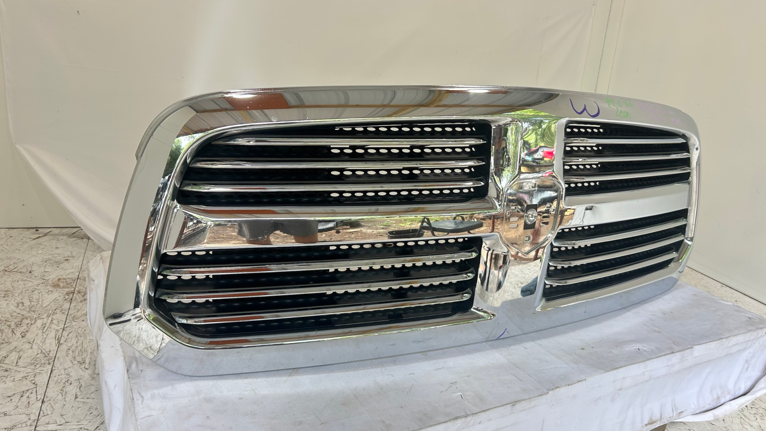 2013-2022 Dodge Ram 1500 Grille