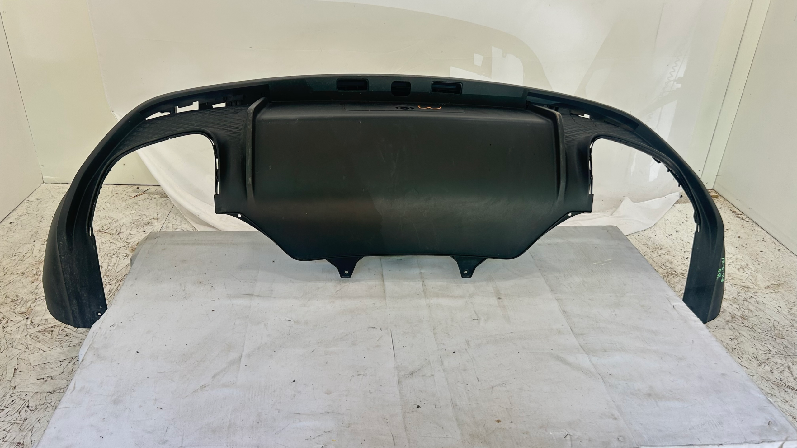 2022-2024 Porsche Macan Rear bumper lower valance